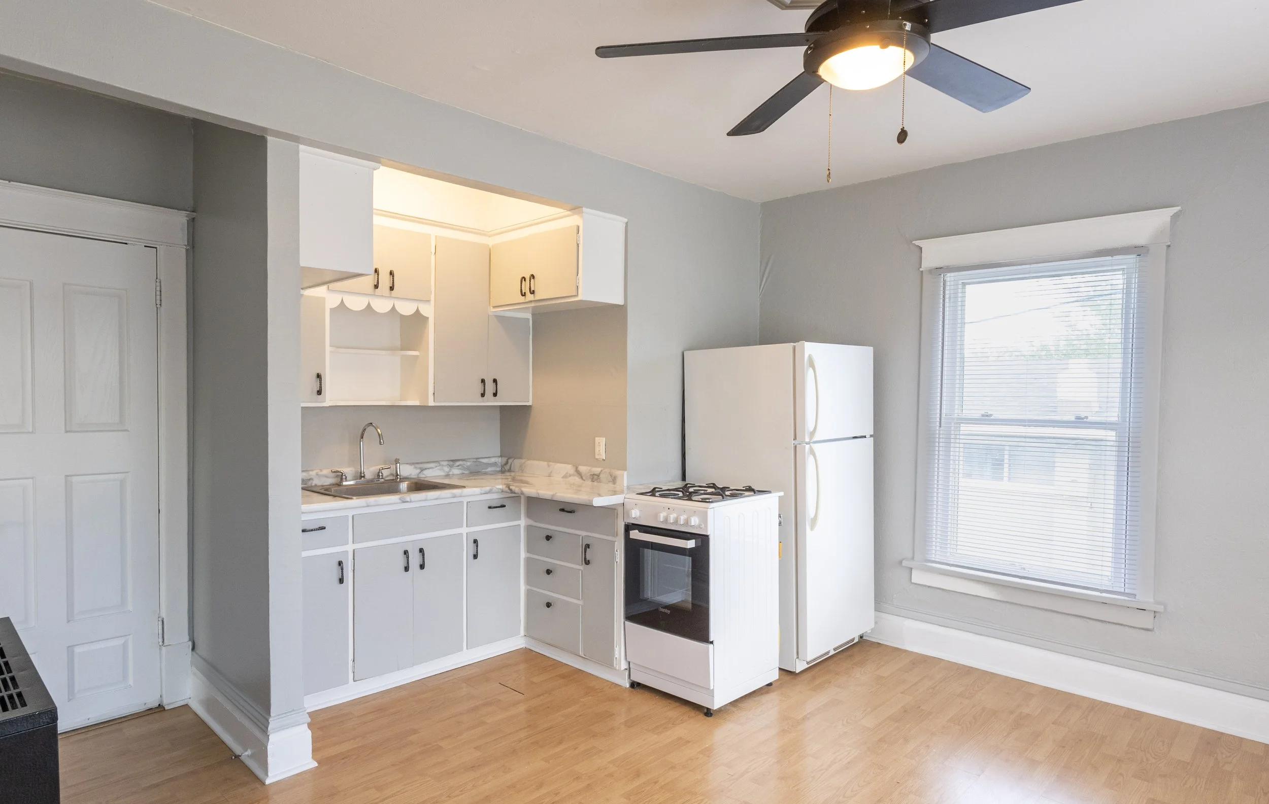 Belle Fourche 1 bedroom apartment kitchen