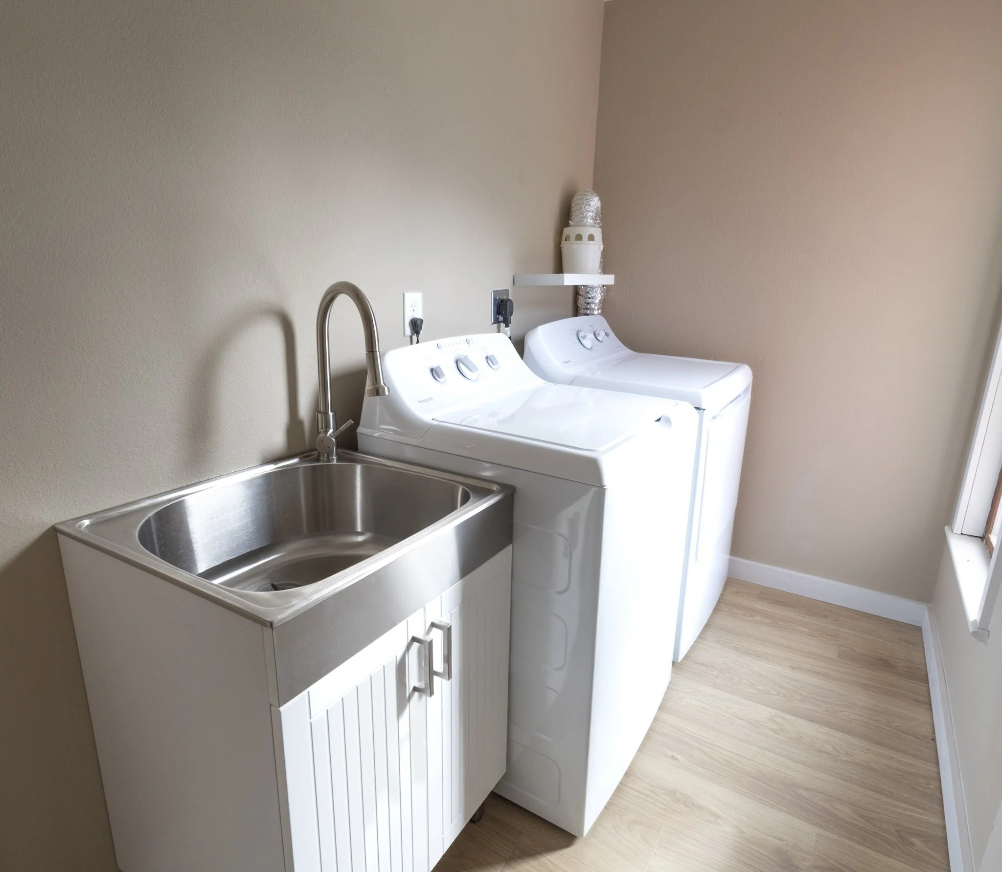 laundry in deadwood home for rent