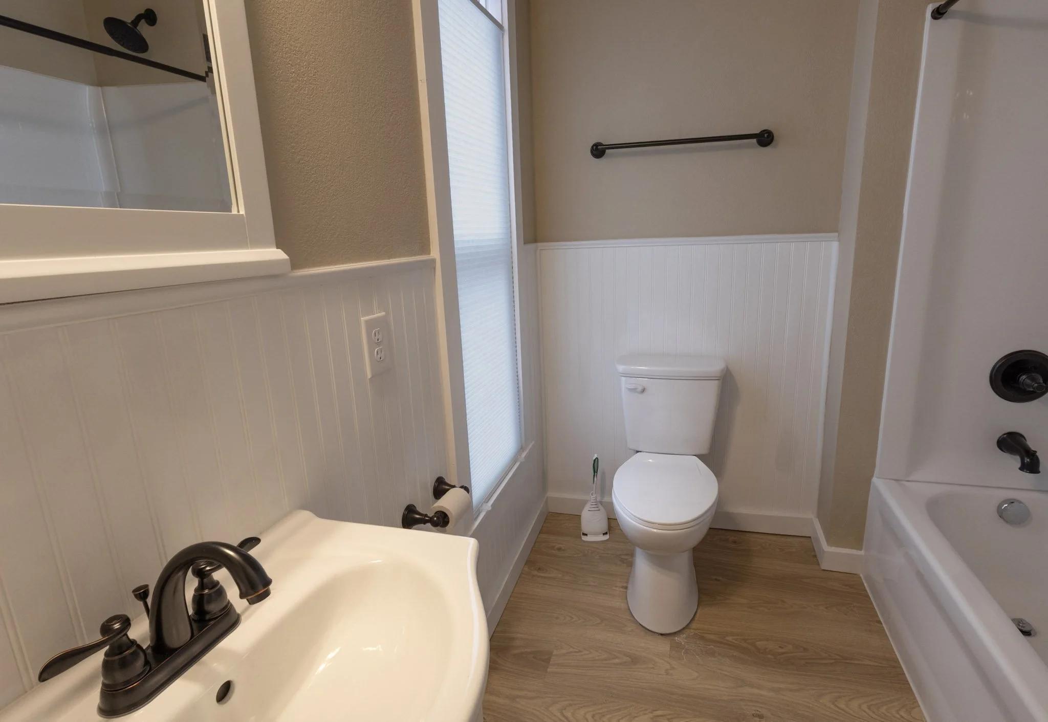 bathroom in deadwood home for rent