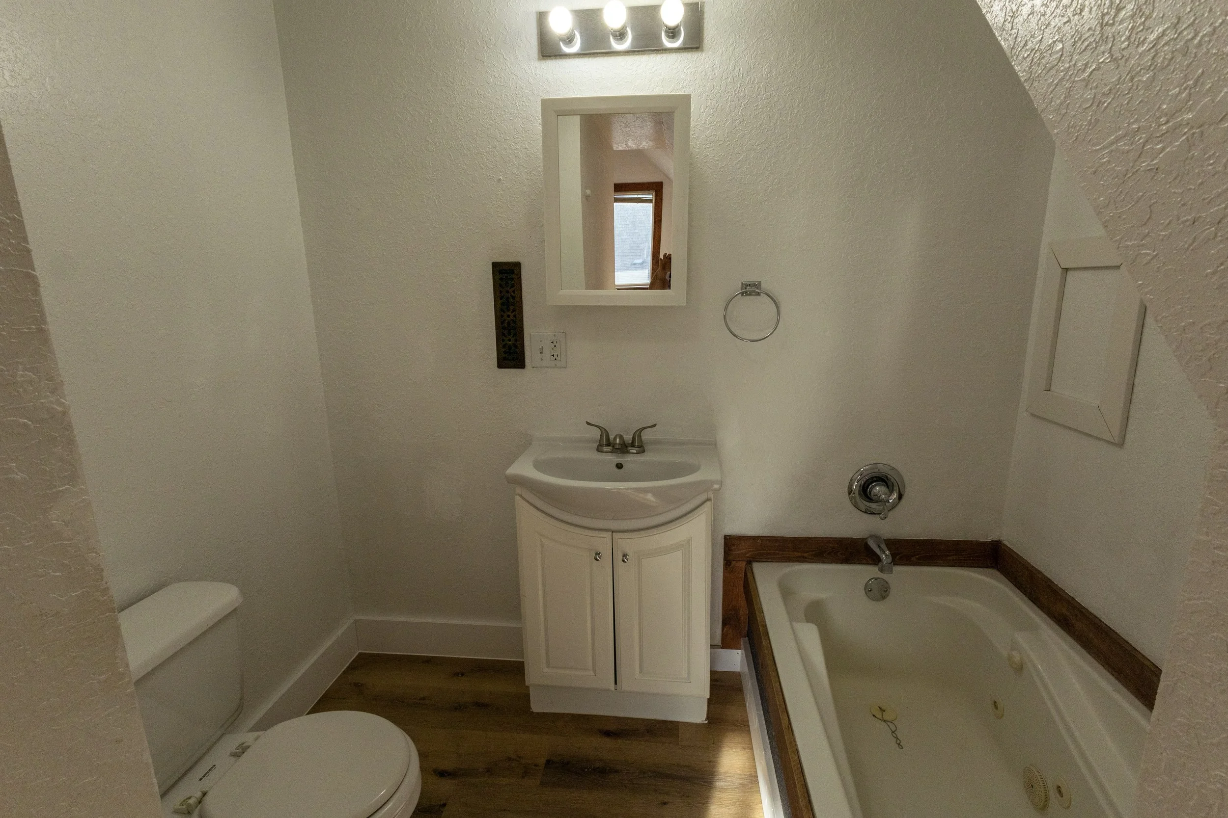 bathroom in Lead SD rental property apartment