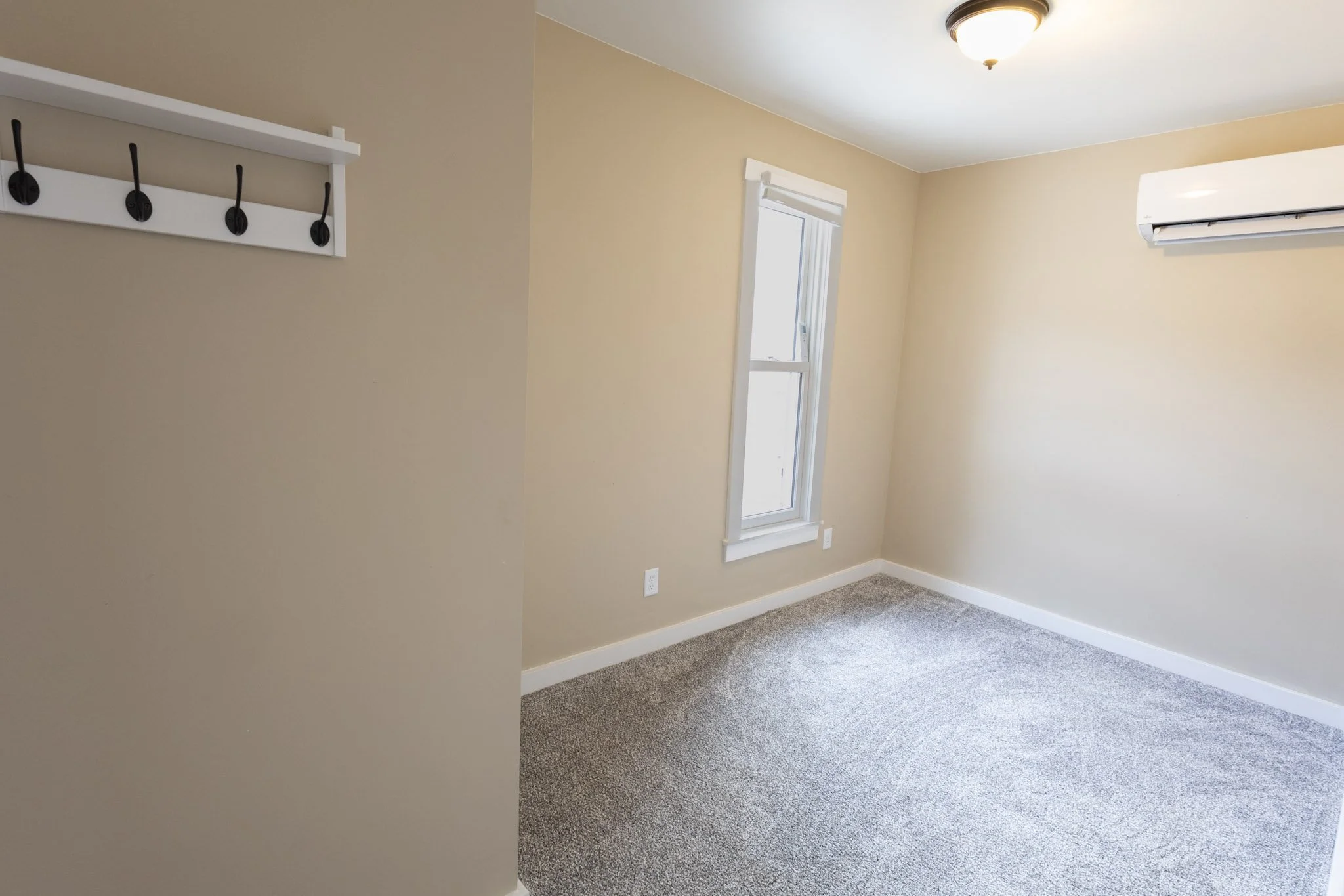smaller bedroom in deadwood home for rent