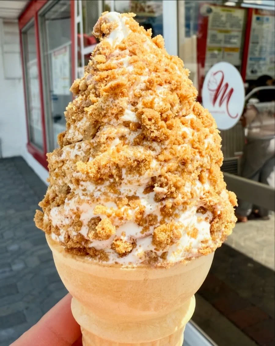 🍪 NEW Biscoff Cookie Crunch ✨
Sweet, crunchy, and seriously delicious. Which soft serve flavor are you trying this on? ⬇️🍦