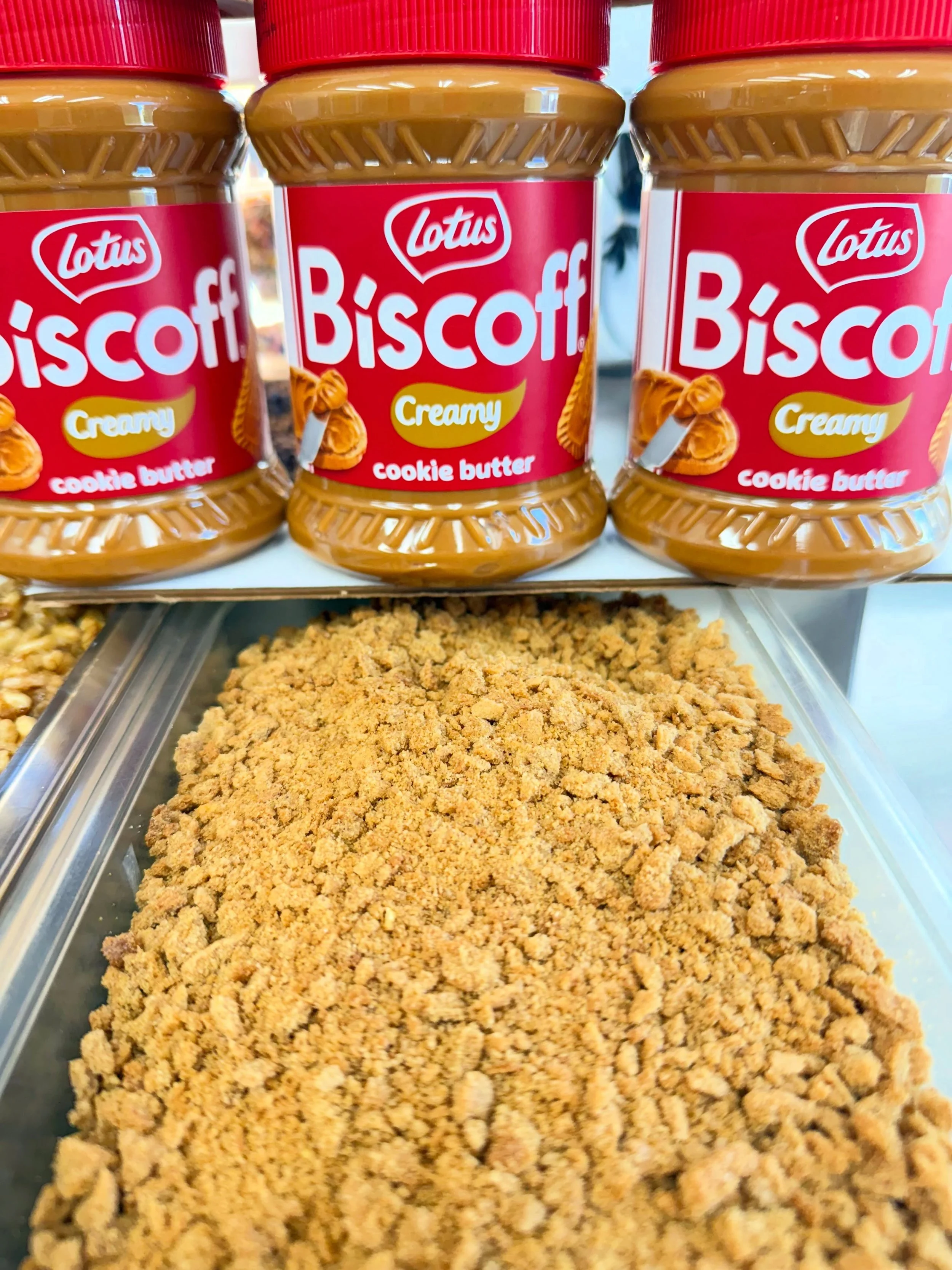 🍪 Biscoff Cookie Crunch 🤎 What flavor would you pair it with?
