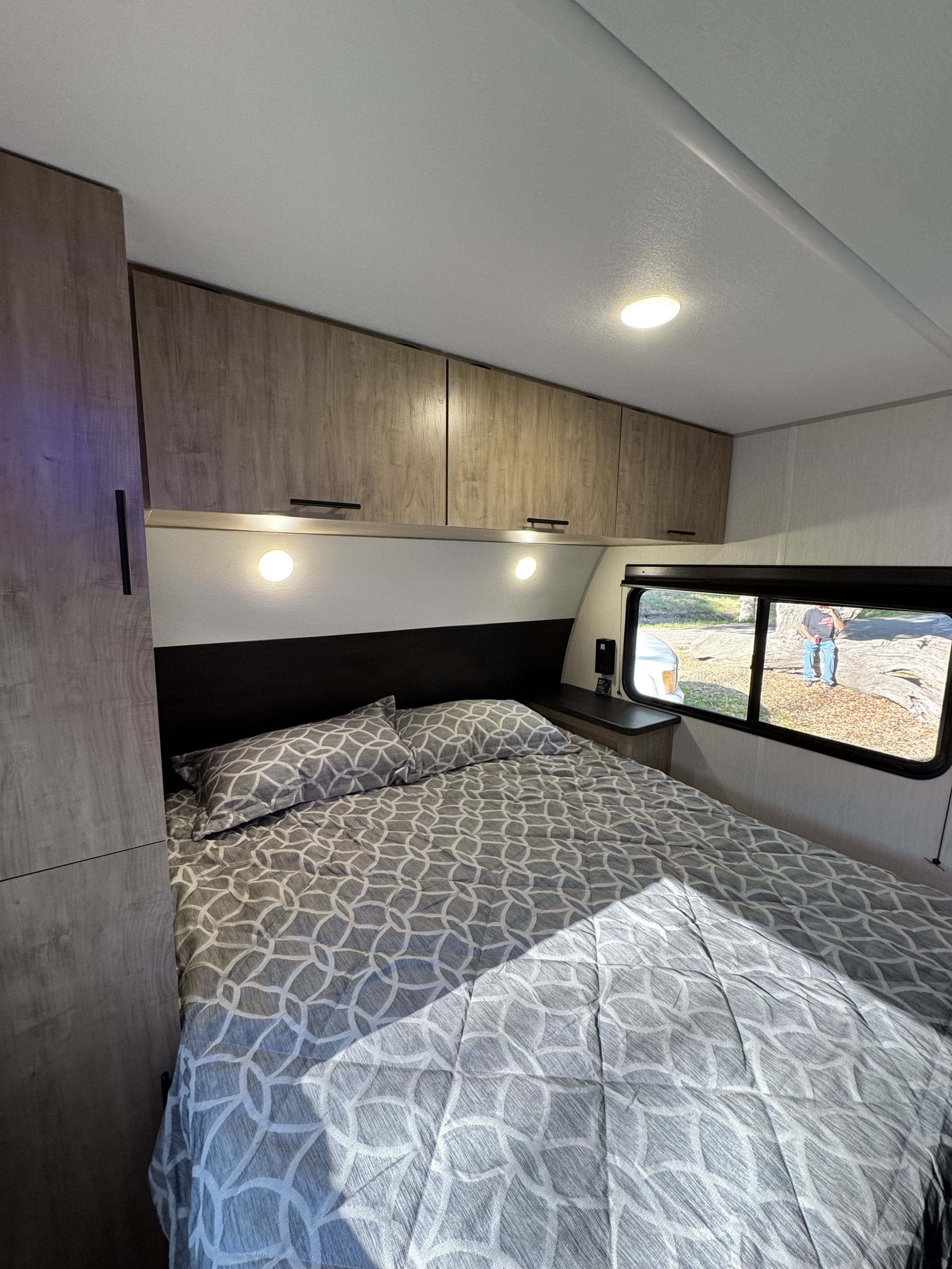 Master Bedroom (2).jpg