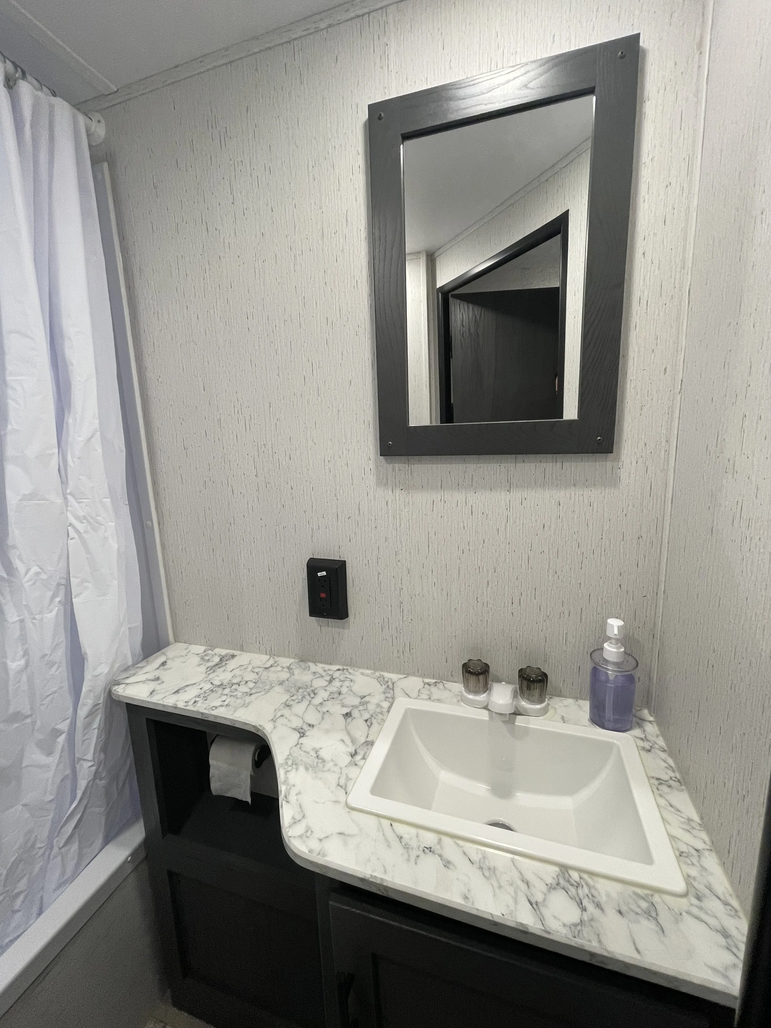 Bathroom Sink (2).jpg