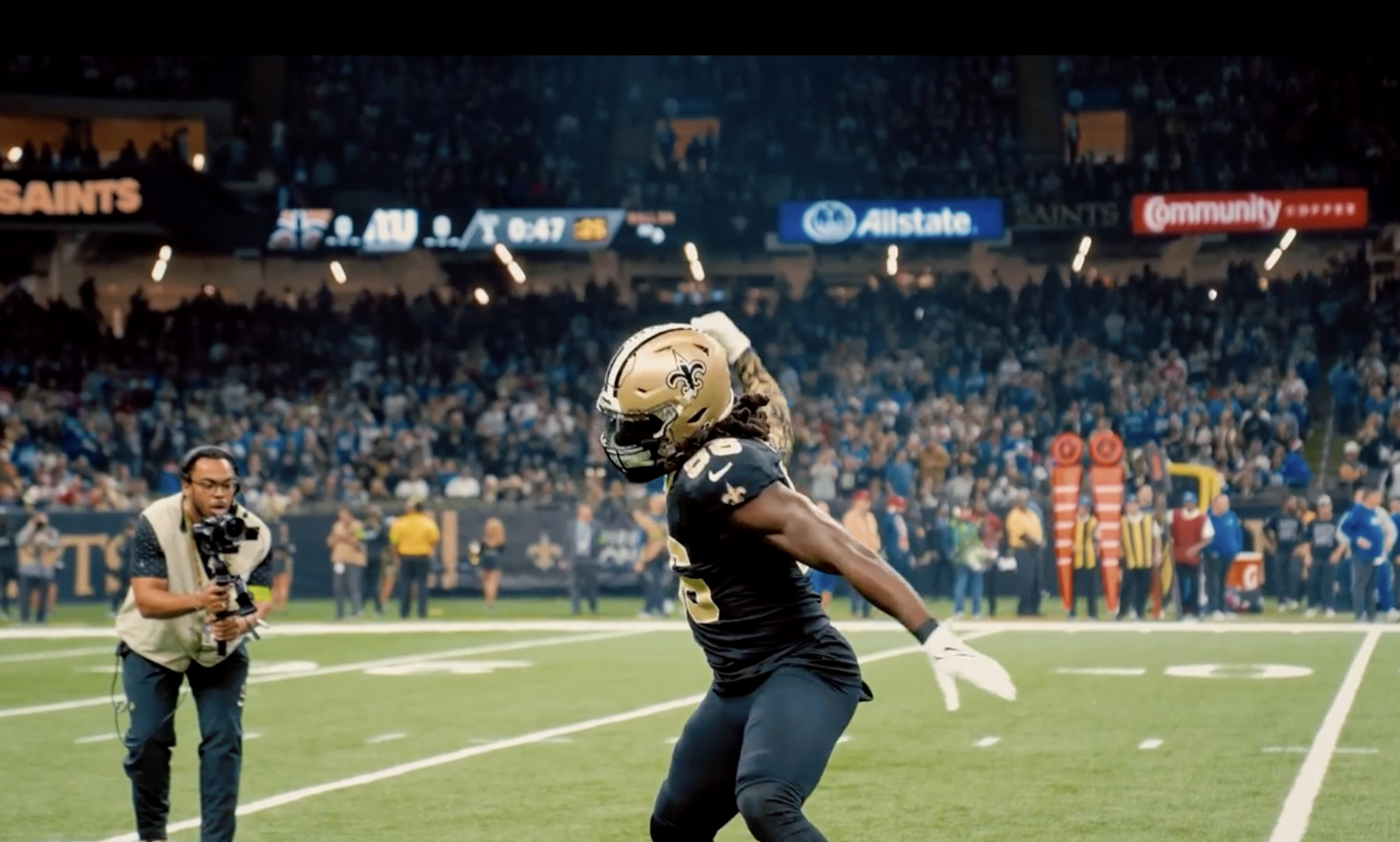 Who Builds a Pro-Bowler? The Heroic Normal Folks Behind Demario Davis