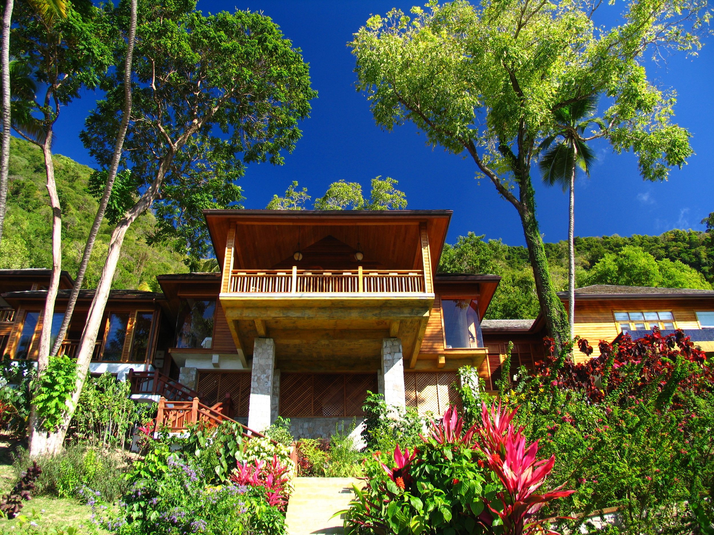 TROPICAL RESIDENCE