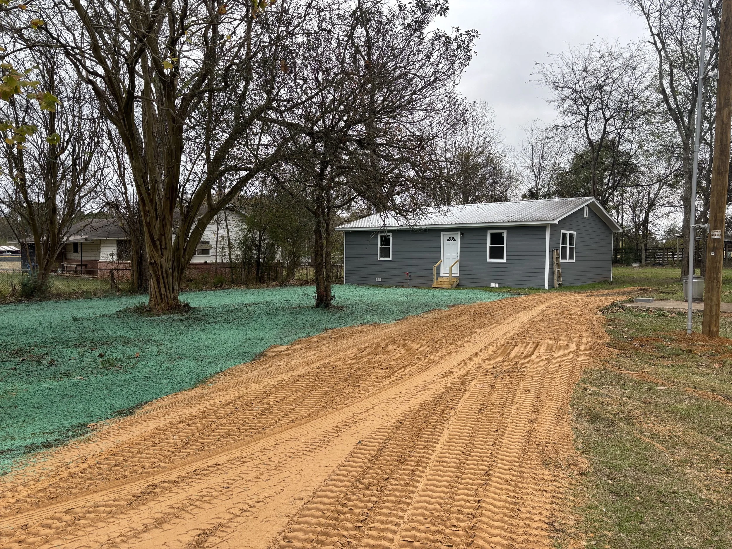 2 bed 2 bath gray house in alto tx - sold