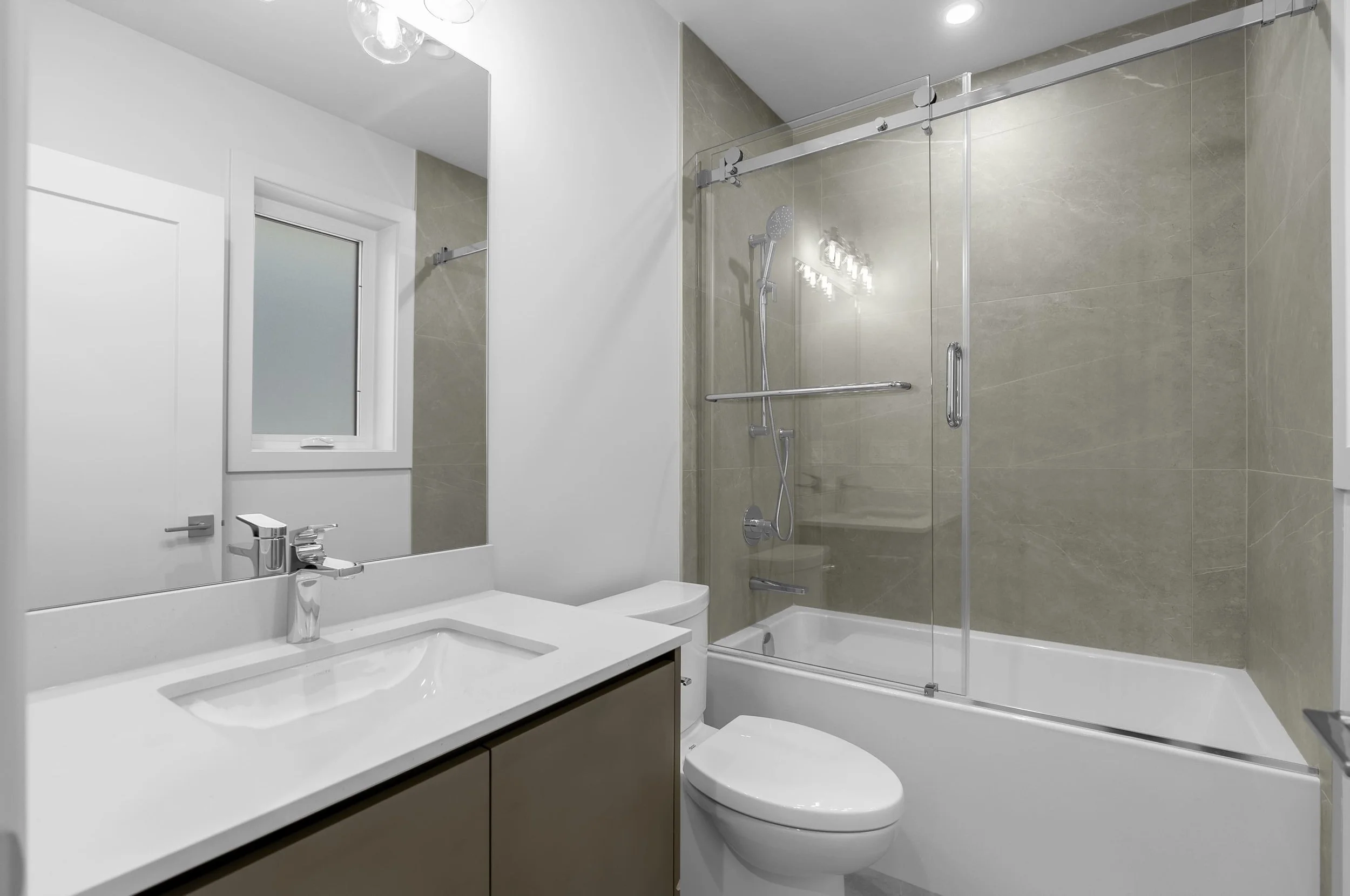 Bedroom 2 Ensuite.jpg