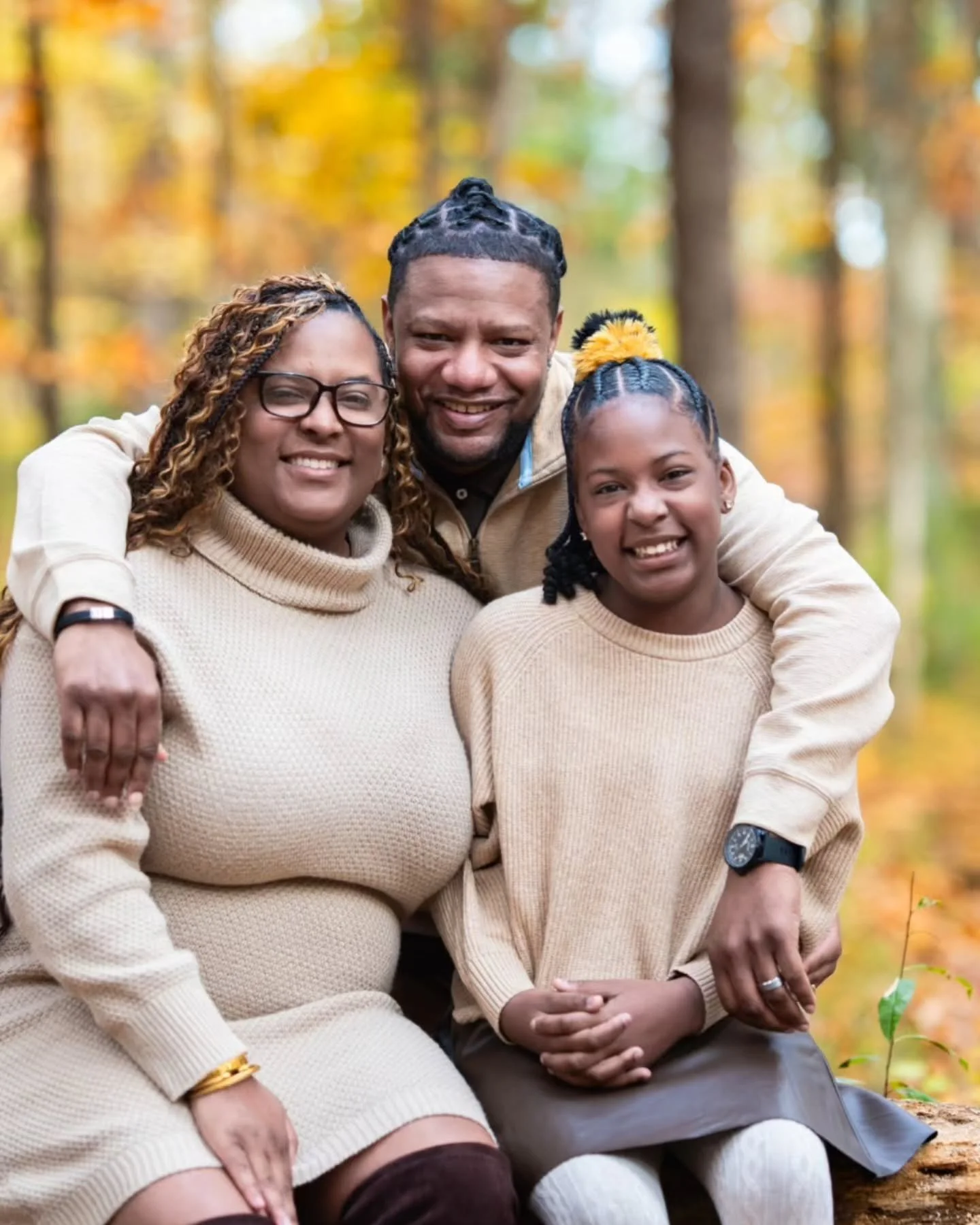 Golden leaves, golden memories.🍁🍂

#FamilyPortrait #FallMiniSession #MiniFall #FallPortraits #AutumnVibes #DMVPhotographer #DMVFamilyPhotographer #DMVPortraits #NorthernVirginiaPhotographer #VirginiaPhotographer #PortraitPhotography #FamilyPhotogra