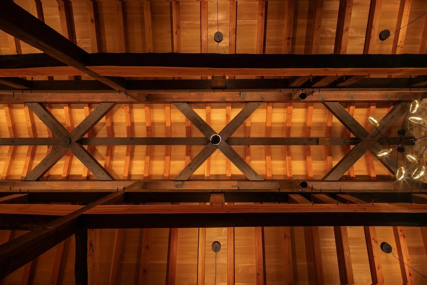 木 Inspired by the medieval cathedral builders of Europe&mdash;particularly in France, where X-bracing is often used in historic truss design.
&zwnj;
Through plagues, revolution, and wars upon wars, the French carpentry guild system&mdash;known as the