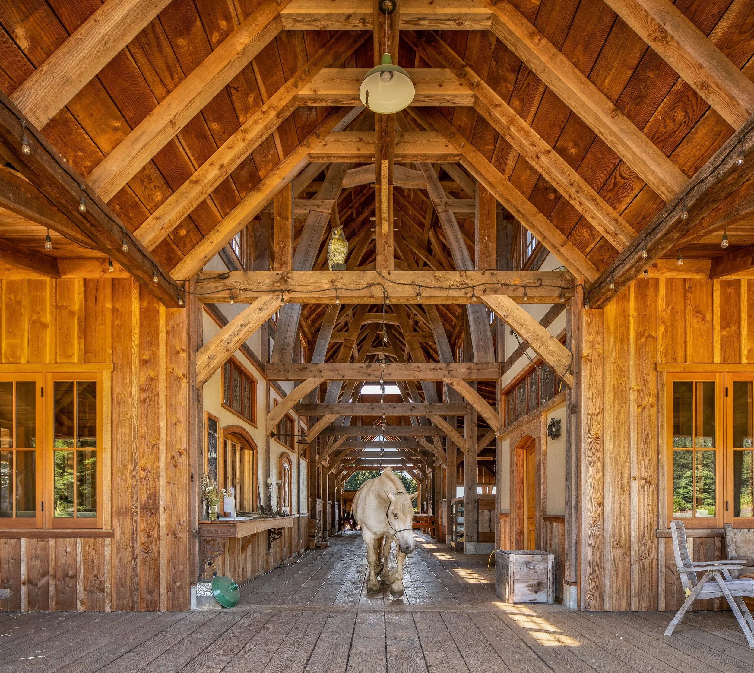 Built for a life lived close to the land. ⠀
Photography @mdvphoto_architecture 

#americanwabisabi⠀⠀⠀
#timberframe⠀⠀⠀
#craftistheremedy⠀