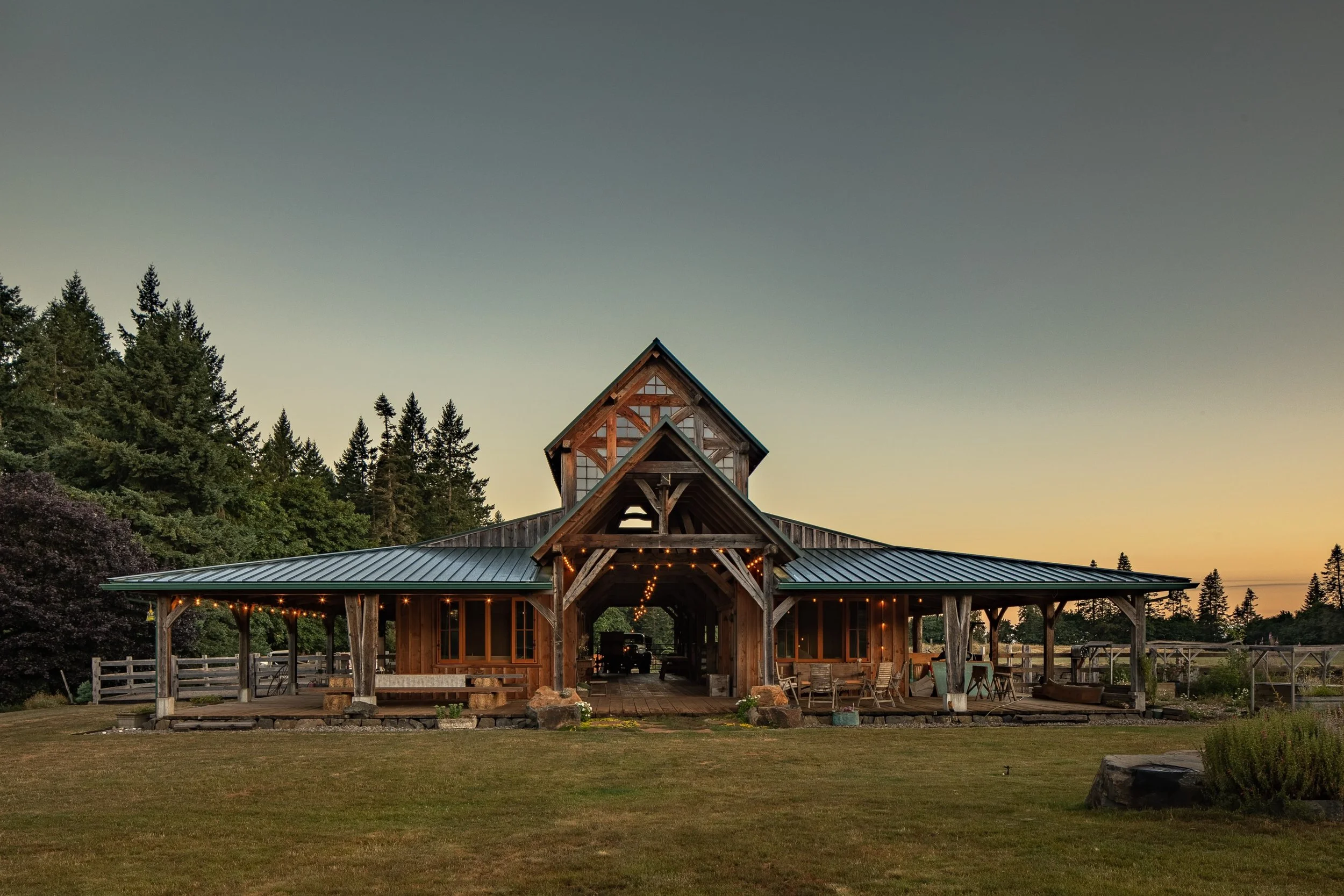 summer dusk 
⠀⠀
Photography: @mdvphoto_architecture⠀⠀
⠀⠀
Design-Build: @collinbeggstimberframing⠀⠀
⠀⠀
#americanwabisabi #timberframe #craftistheremedy #partybarn
