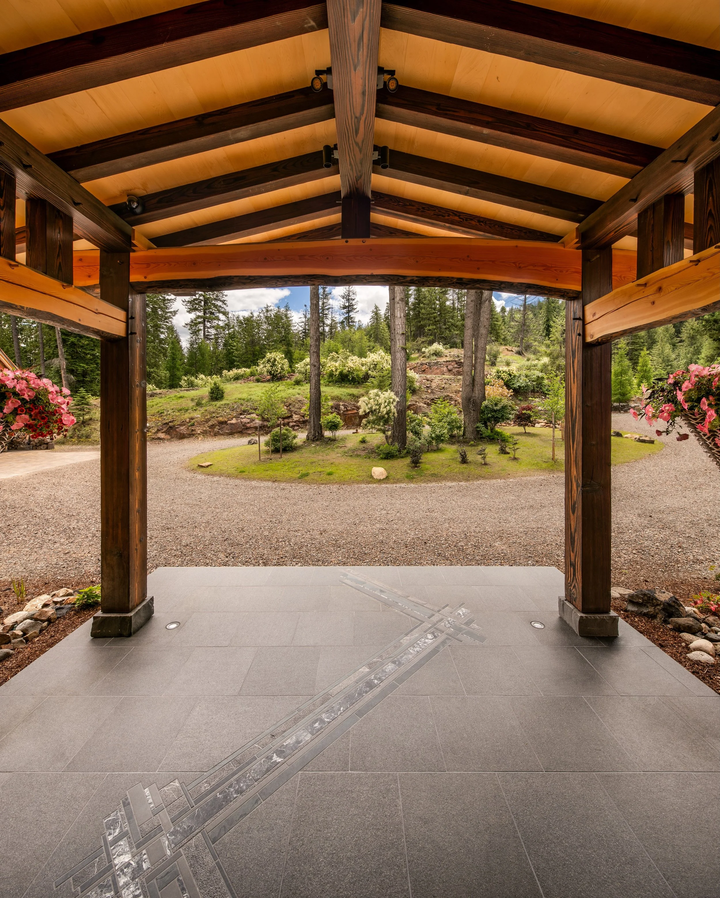 The frame is the view 
⠀⠀⠀⠀⠀
Photography @mdvphoto_architecture ⠀⠀⠀⠀
Design-Build @collinbeggstimberframing⠀⠀⠀
⠀⠀
Tile and Stone @rogue_tile_and_stone ⠀
⠀⠀⠀⠀
Interior Design Gwen Connor @wisemanandgale ⠀⠀⠀⠀
⠀
Lighting Design Jen Gong @creativedesigns