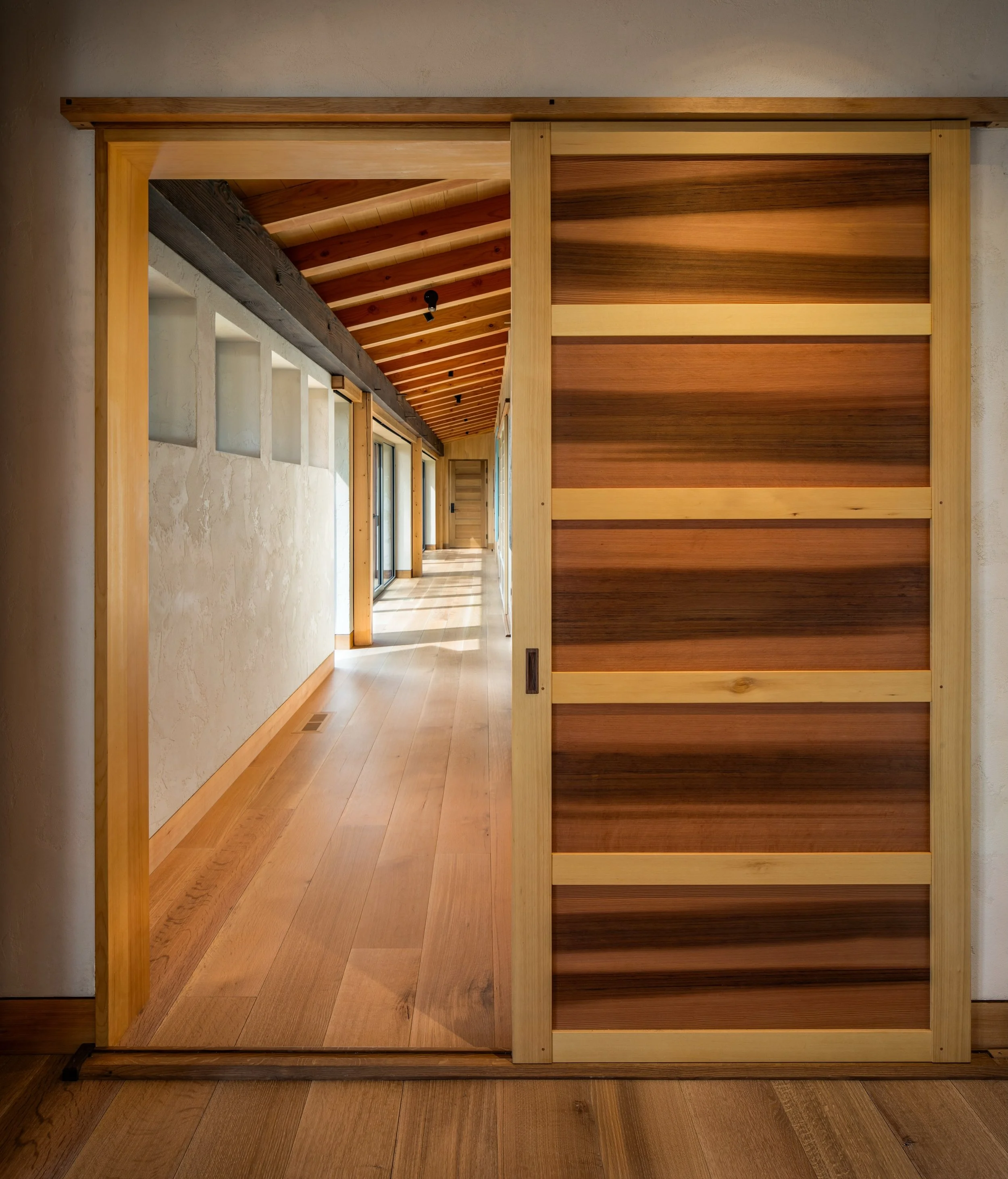 Engawa 縁側 elements:⠀
AK yellow cedar &amp; western red cedar itado 板戸⠀
Lime plaster⠀
Port Orford cedar and Douglas fir timbers⠀
Wide plank white oak flooring⠀
⠀
Photography @mdvphoto_architecture ⠀⠀⠀⠀⠀⠀
Design-Build @collinbeggstimberframing⠀⠀⠀⠀⠀
⠀⠀⠀