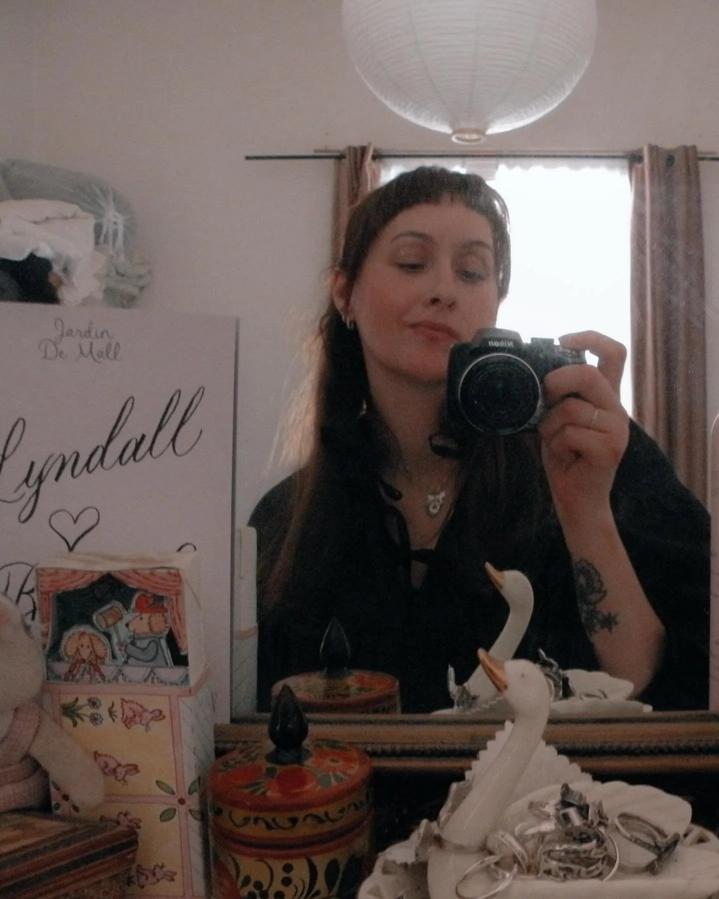 Life lately via my digicam as an author trying to romanticise her existence~ 📸

(Swipe through to the end for a lil moodboard of what I am working on right now ✨🌑🌙)