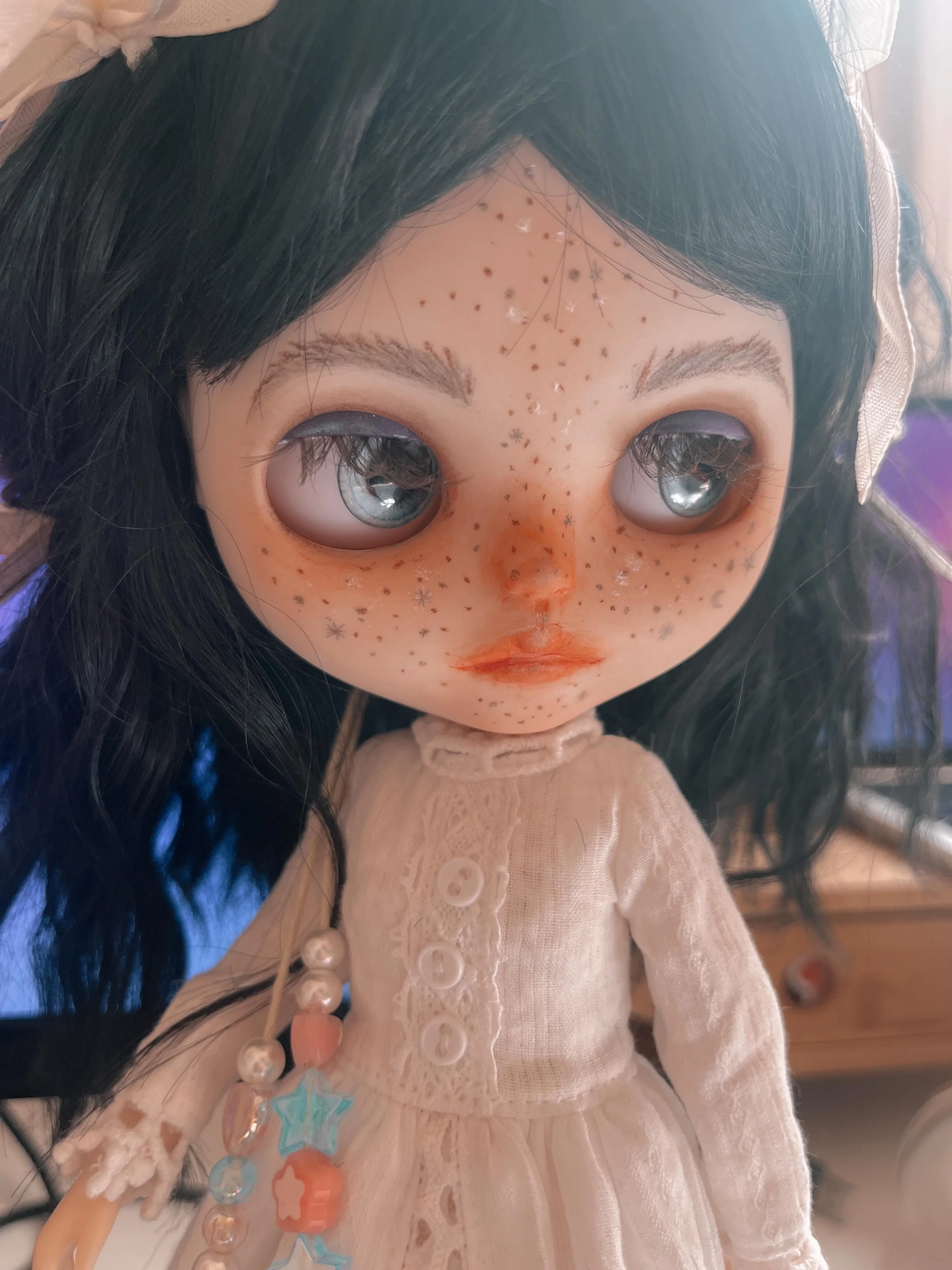 Made her myself 🌌✨🌙

Learning to create custom Blythe dolls has been the most enjoyable hobby~
