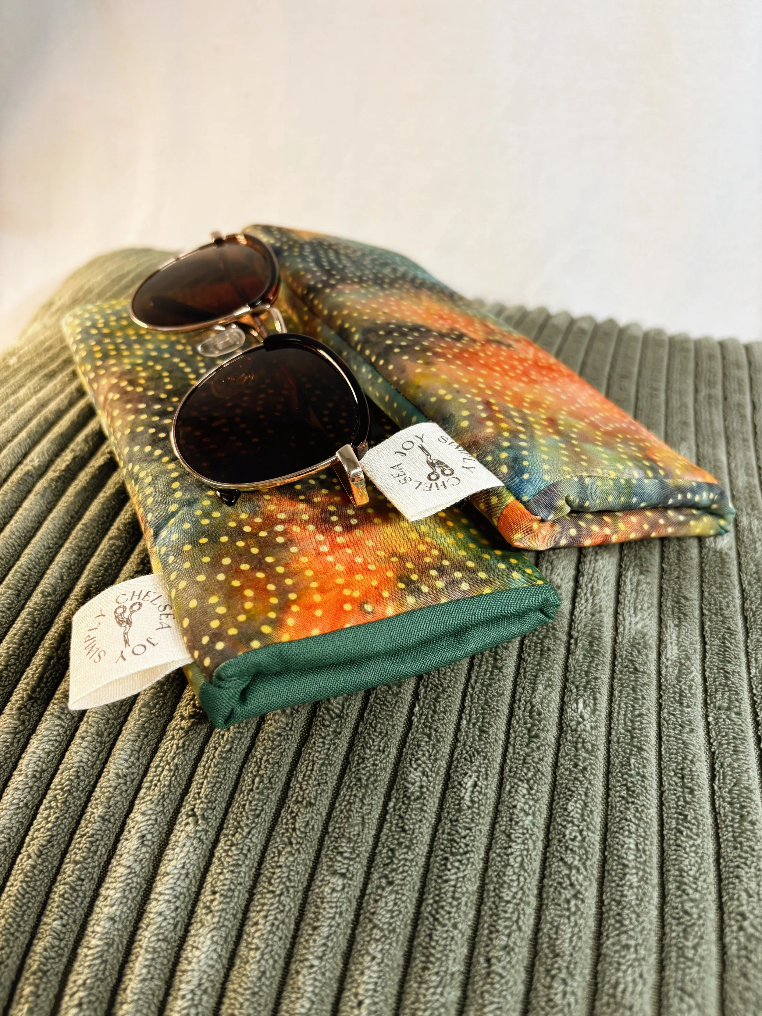 Vibrant Multicolor Glasses Sleeve