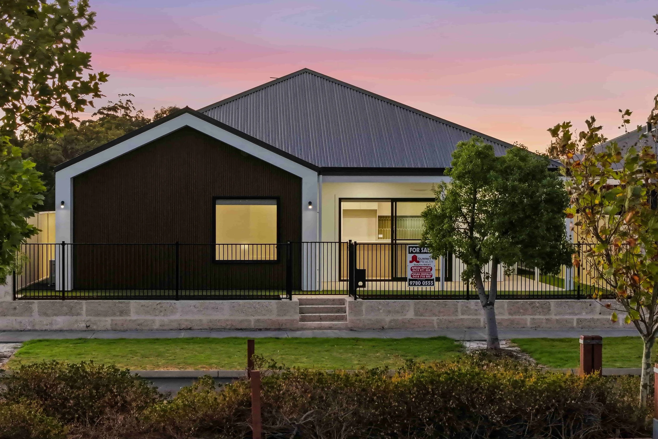 Australind - facade.jpg