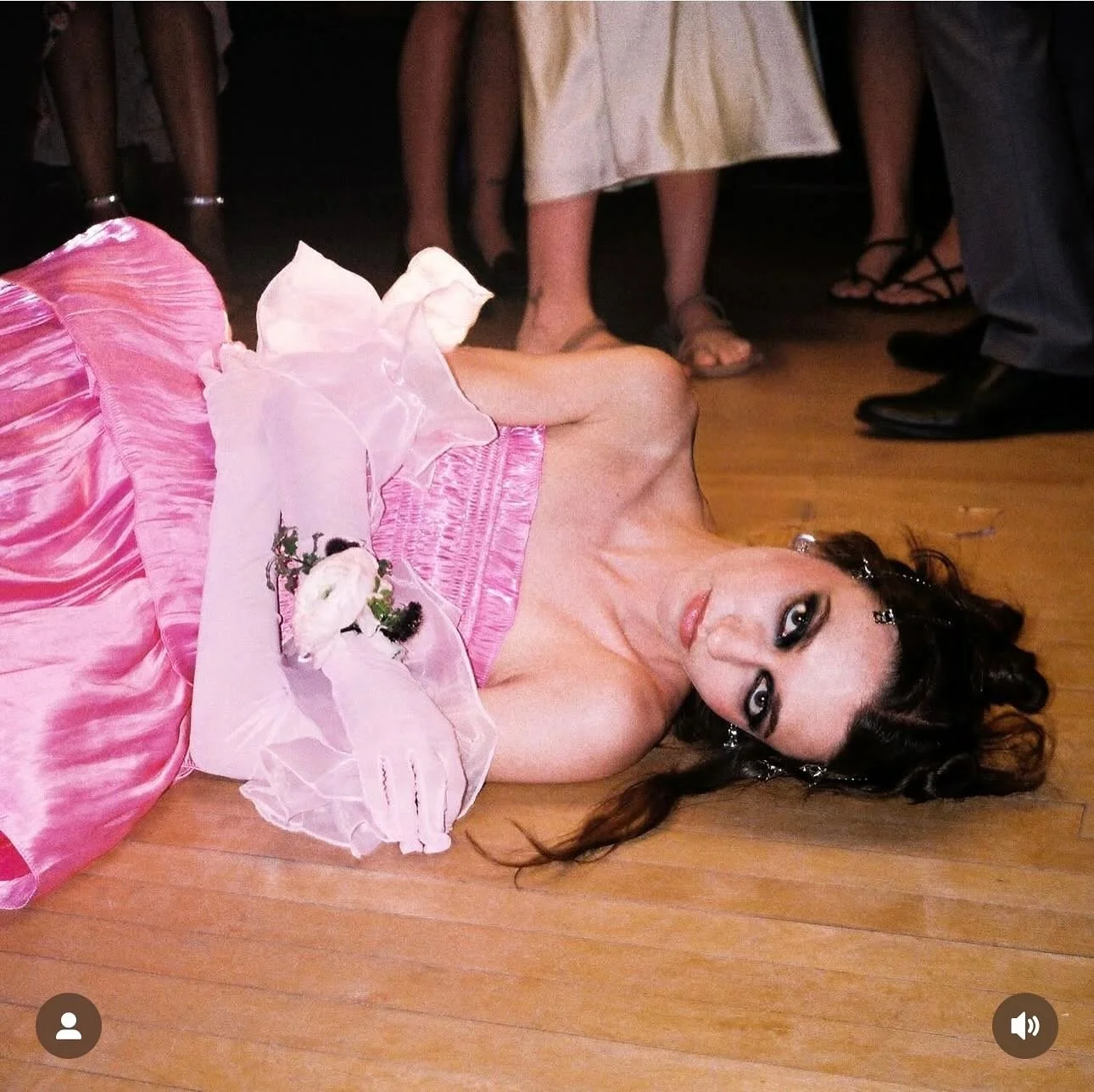 &ldquo;Dead Dog&rdquo; by @beatrixkasnetz out now via @nicedotlife produced by @philipetherington &amp; @ehrenebbage + mixed by @philipetherington 🙌👏