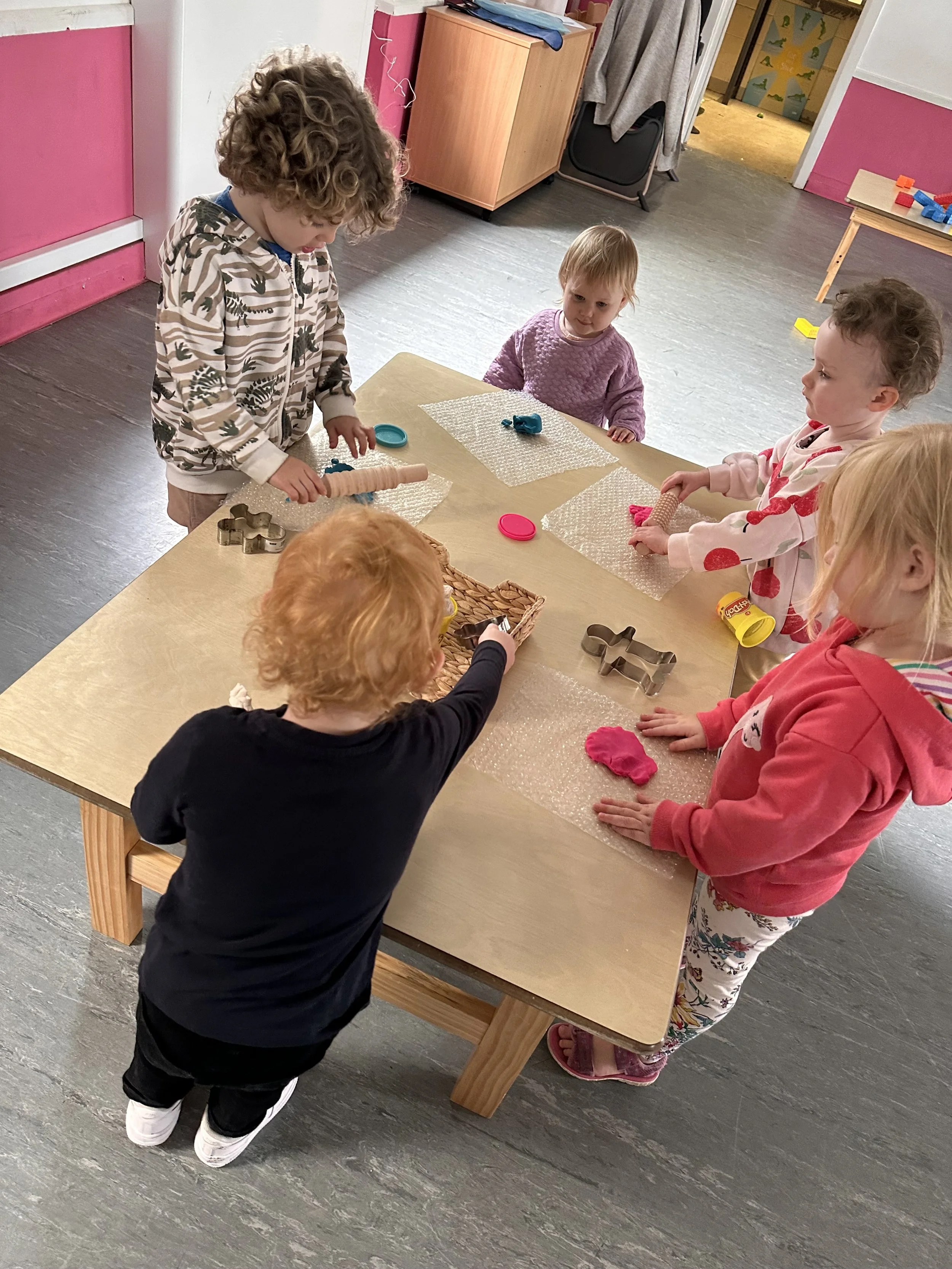 Loose Parts Play 🐚🪵🎨🛒