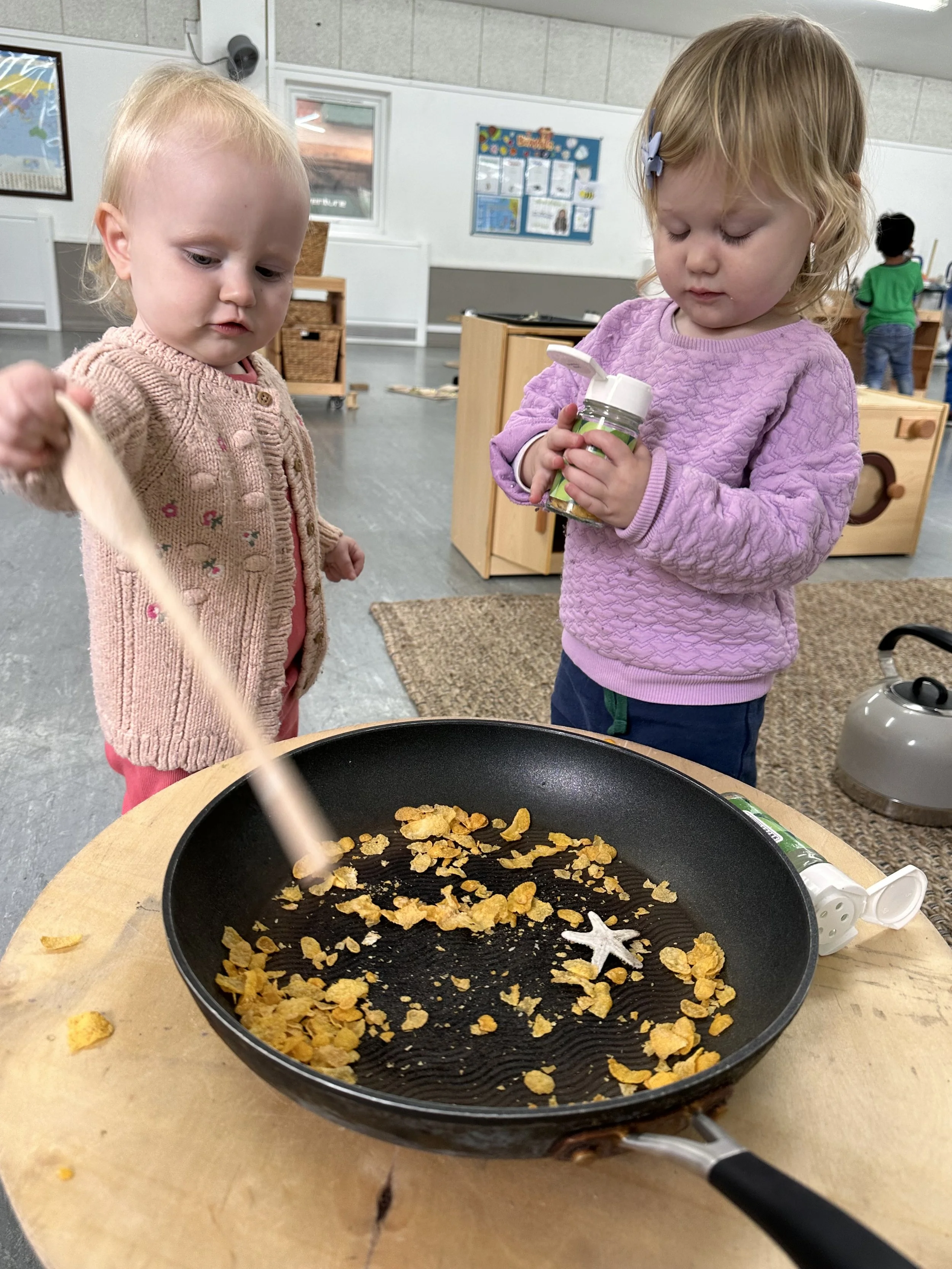 🎛️ 🥣 🥄 🪴 🍳