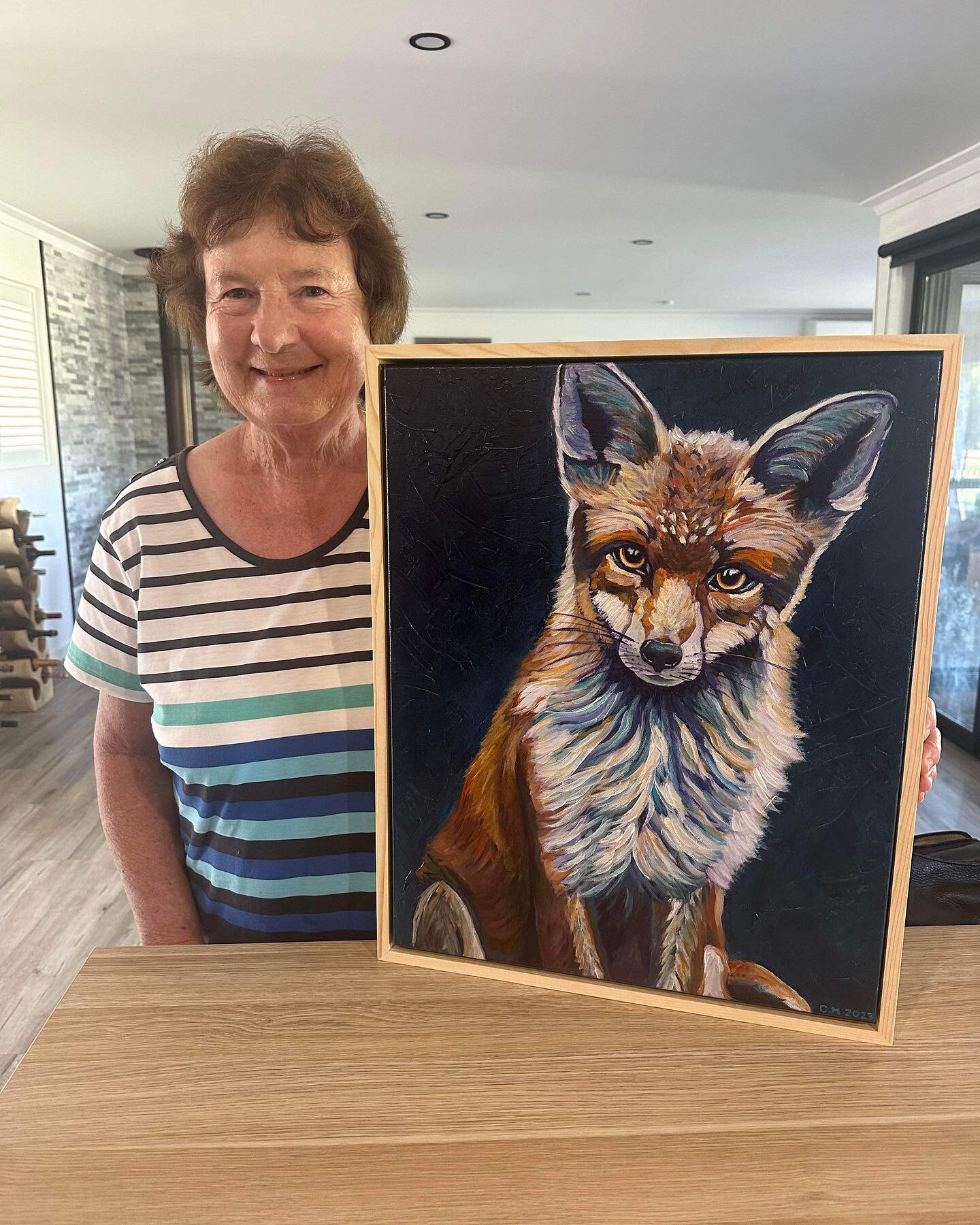 A wonderful daughter commissioned me to do this fox for her (also wonderful) Mum for Mothers Day. I Hope she enjoys this painting 🙂 #fox #animalart #chloemazzitelliart