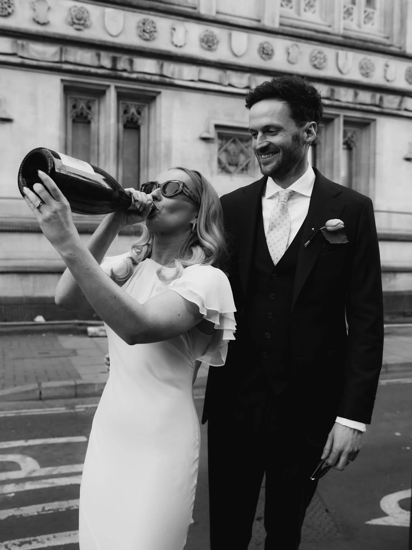 Claire + Mez married at the old council house in Bristol on the 24th April 💖

More pics coming soon!

Photographer: @soph__studio__ 
Hair+Make up Artist: @laurenjamiemua 
Dress: @delavaliofficial 
Venue: @hortstownhouse @thekensingtonarms 

#femalew