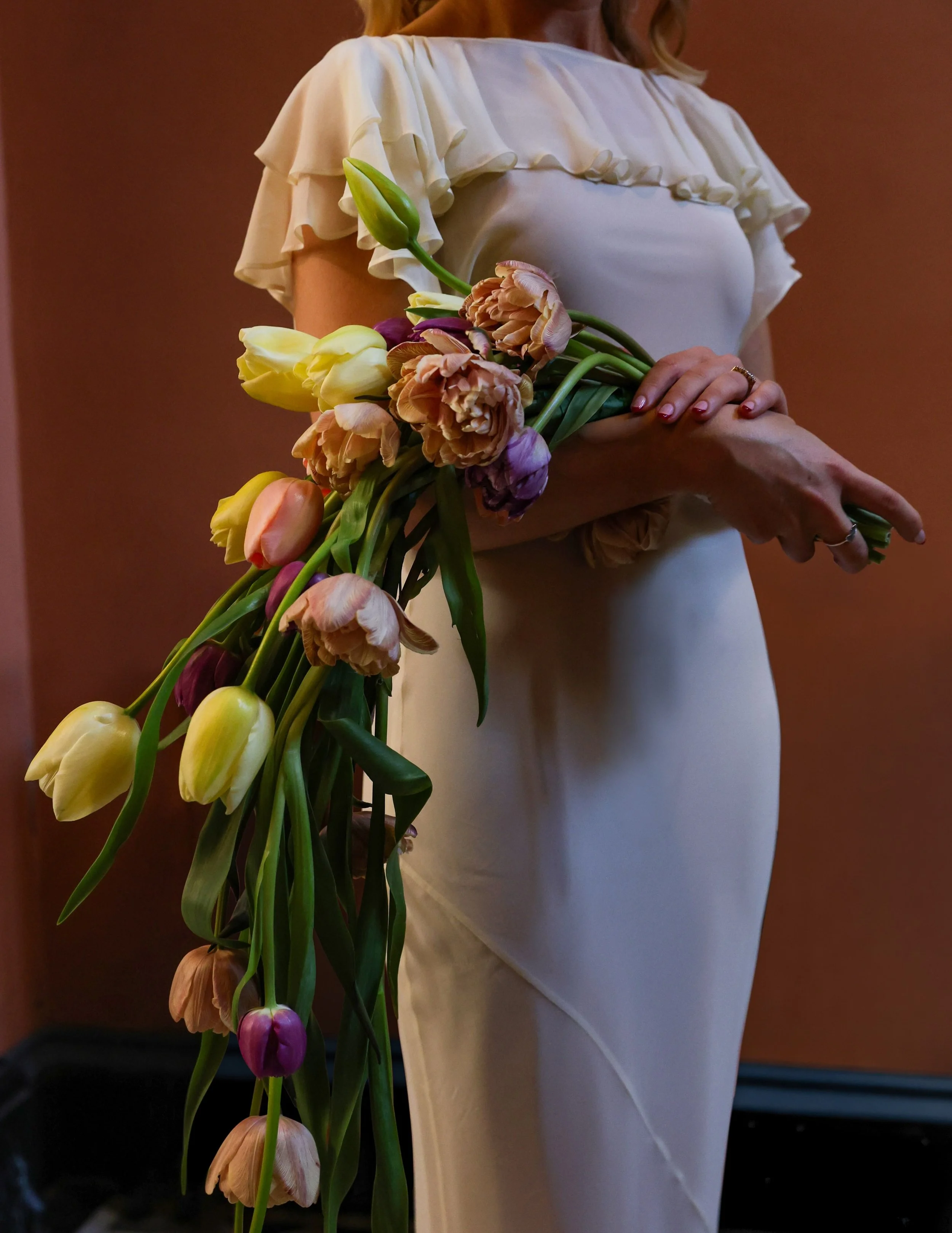 🌷Cascading tulip wedding bouquet!🌷

Statement florals are having a moment and I&rsquo;m here for every petal! 

Brides are going bold, a bit unexpected and fashion forward and I LOVE seeing it! 

Don&rsquo;t be afraid to branch out for your bouquet