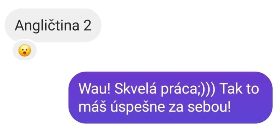 A screenshot of a text message conversation in Czech discussing English class, with one message expressing surprise and praise for someone's success.