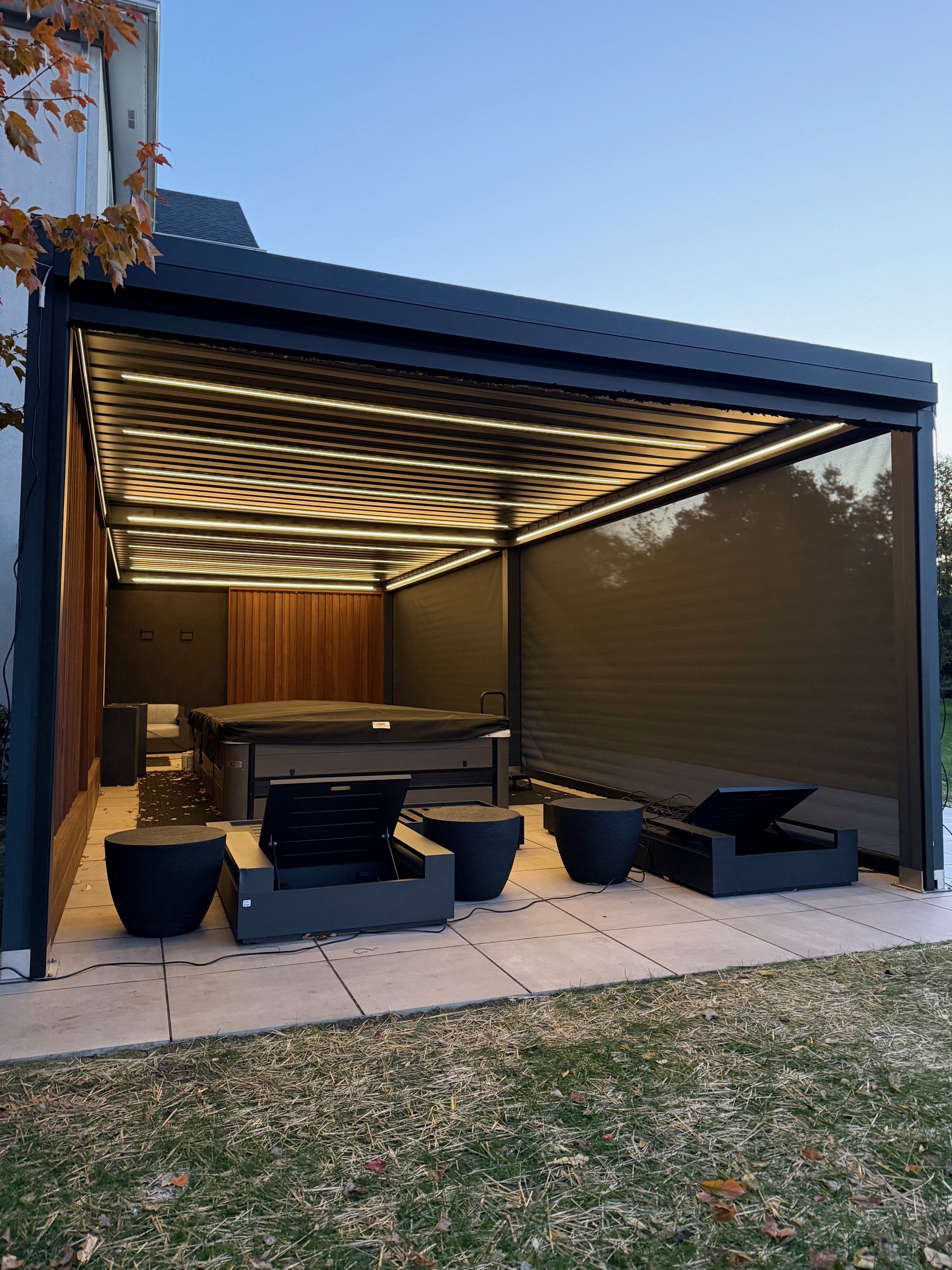 Motorized Screens and Pergola. Professional Dealer Located In Illinois