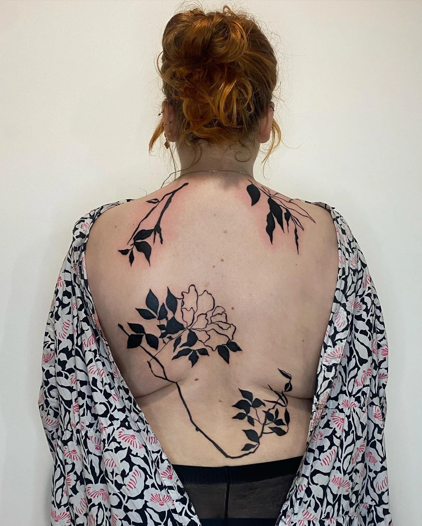 Quite intimidated by how well Amelia sat for this, i don&rsquo;t think she&rsquo;s human.
Done in one day @goodcompany.tattoo 
Swipe to see progress