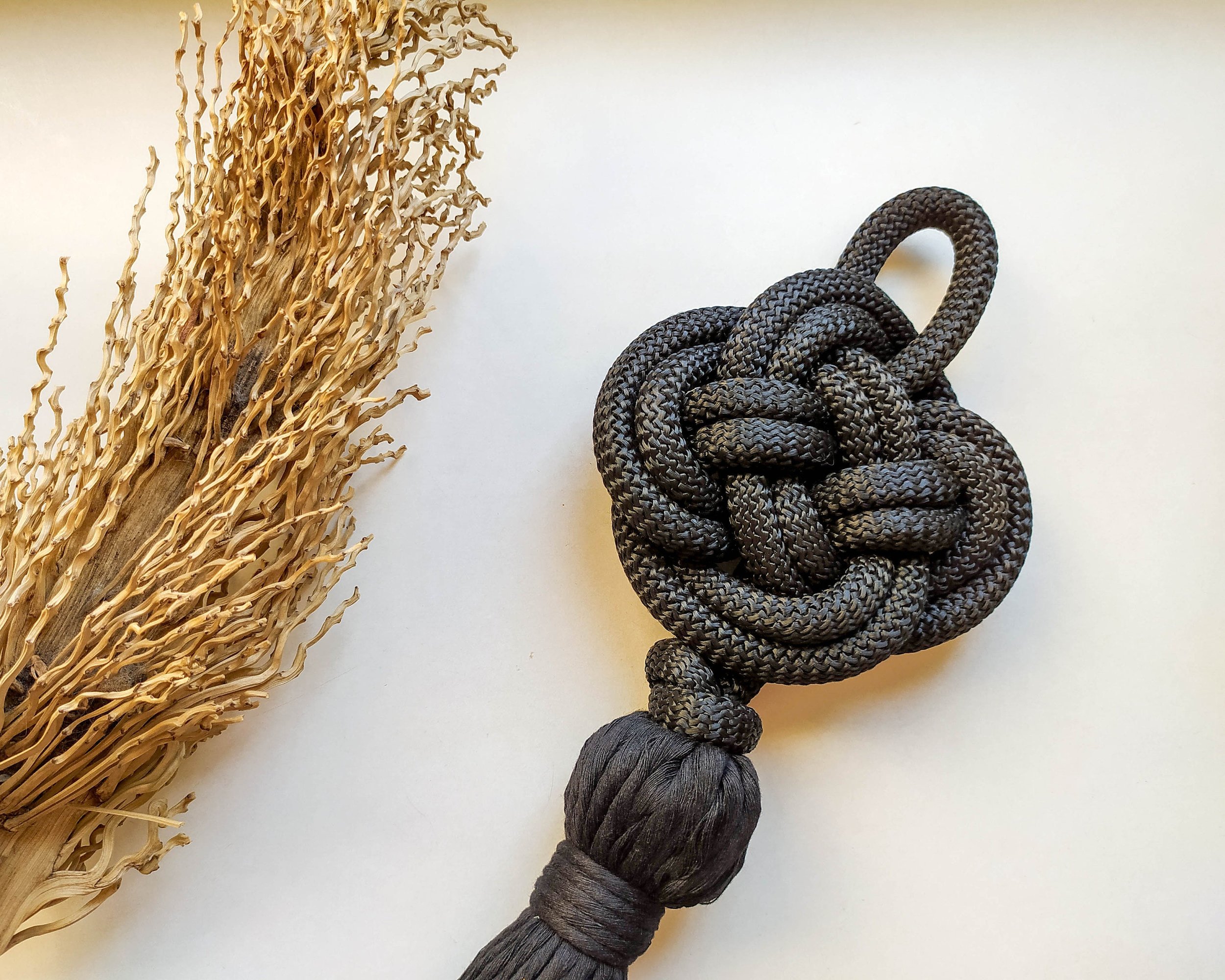 https://i.etsystatic.com/8938439/r/il/446258/3976128302/il_fullxfull.3976128302_4a10.jpg