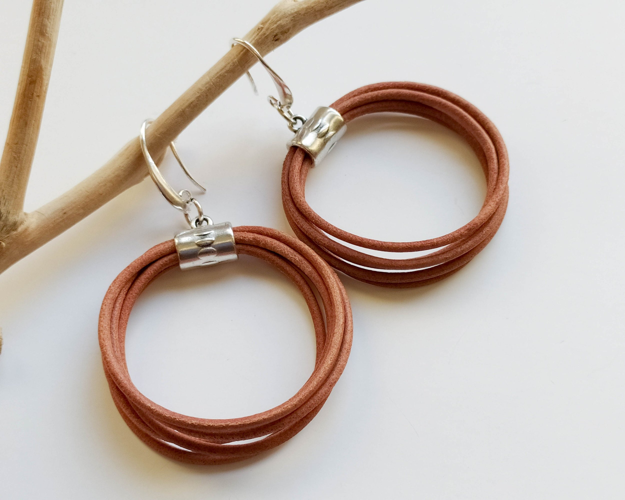 https://i.etsystatic.com/8938439/r/il/01c735/2677830256/il_fullxfull.2677830256_41wx.jpg
