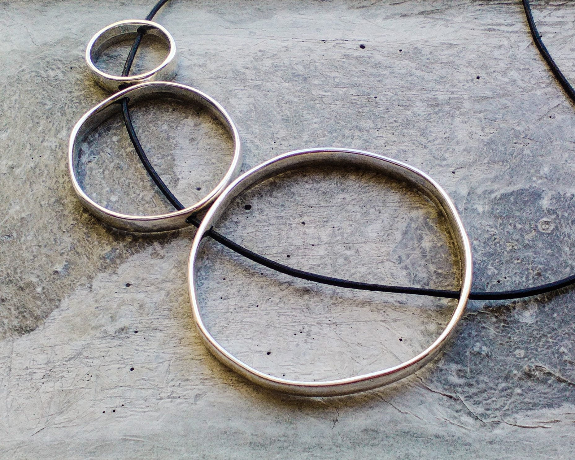 https://i.etsystatic.com/8938439/r/il/d14b60/1238073582/il_fullxfull.1238073582_bwql.jpg