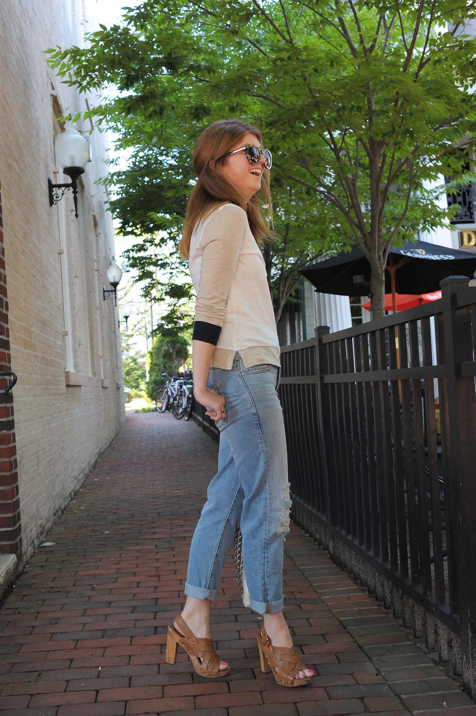 Outfit: [chic] baseball tee 