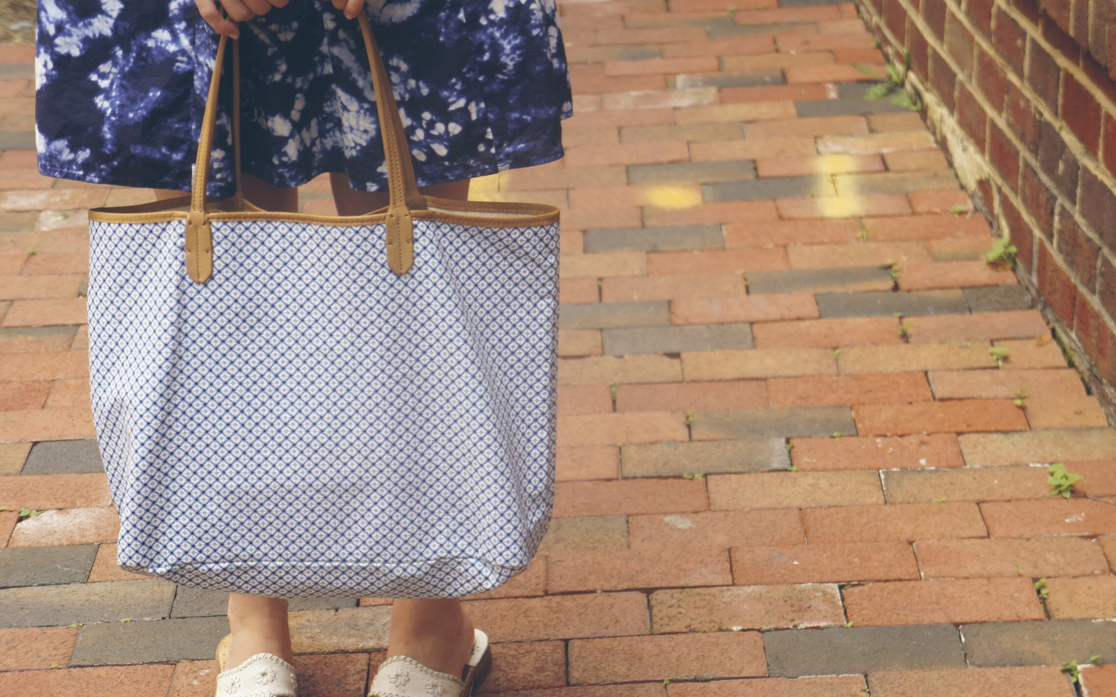 outfit: tie die shirt dress