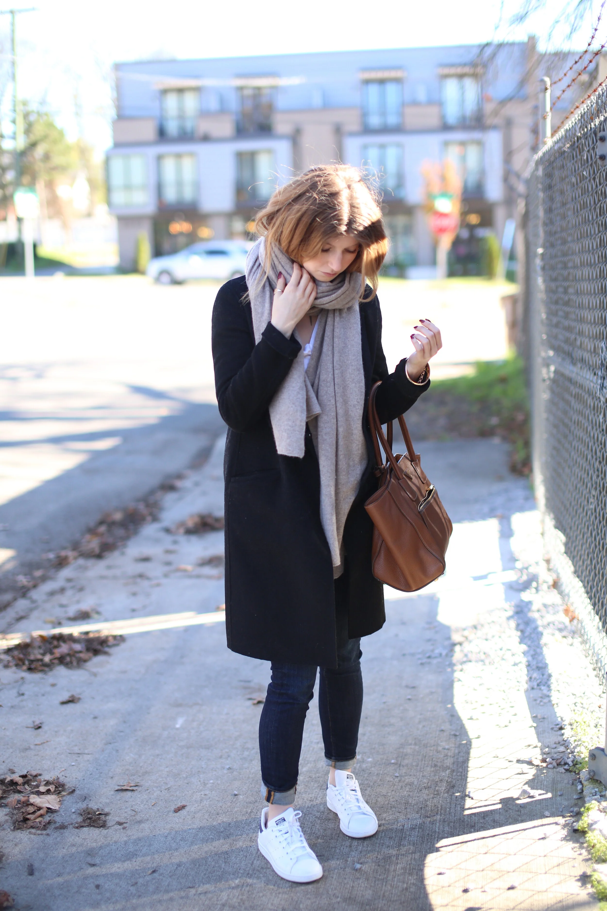 outfit: cashmere wrap and sneakers