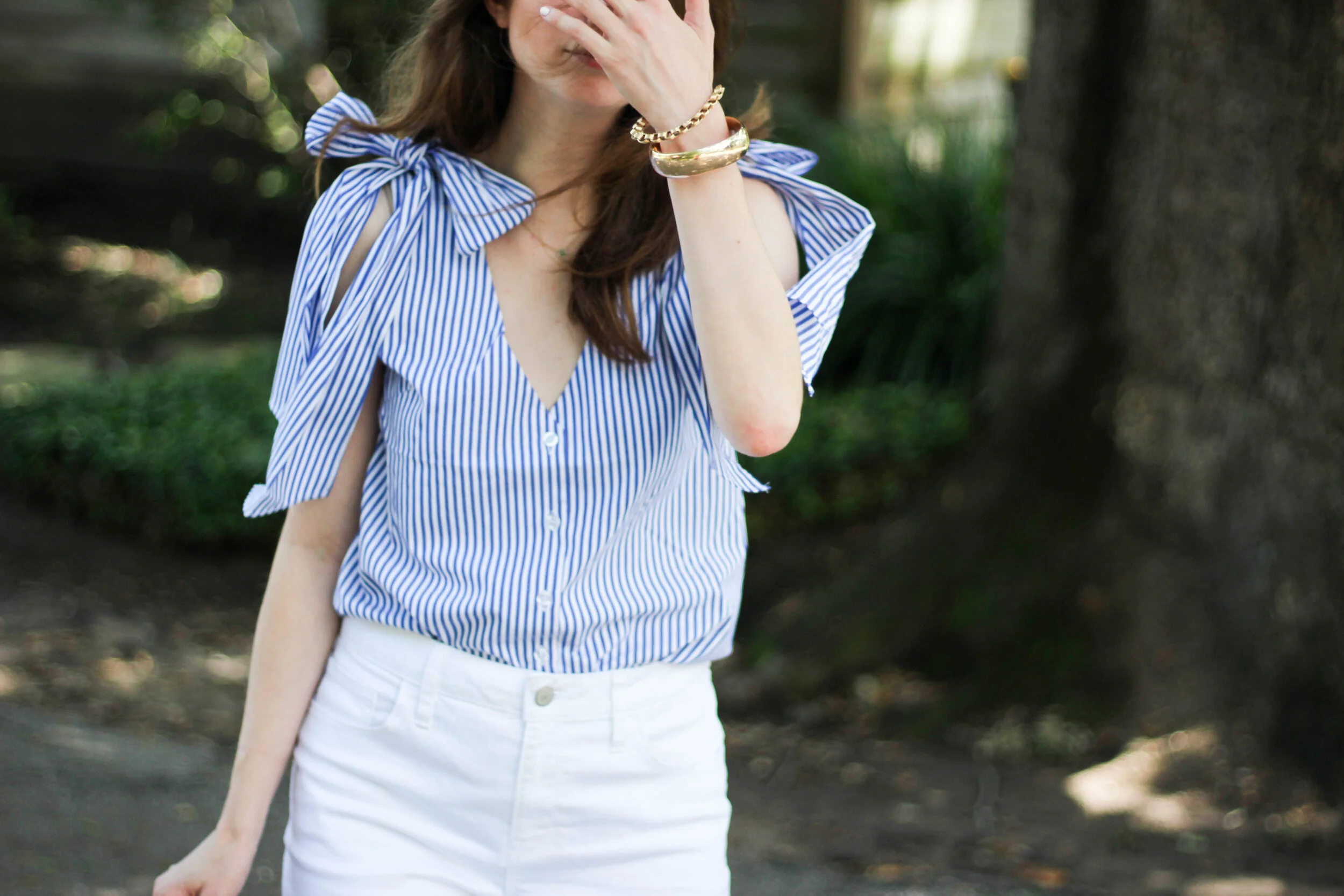 outfit: shoulder bows