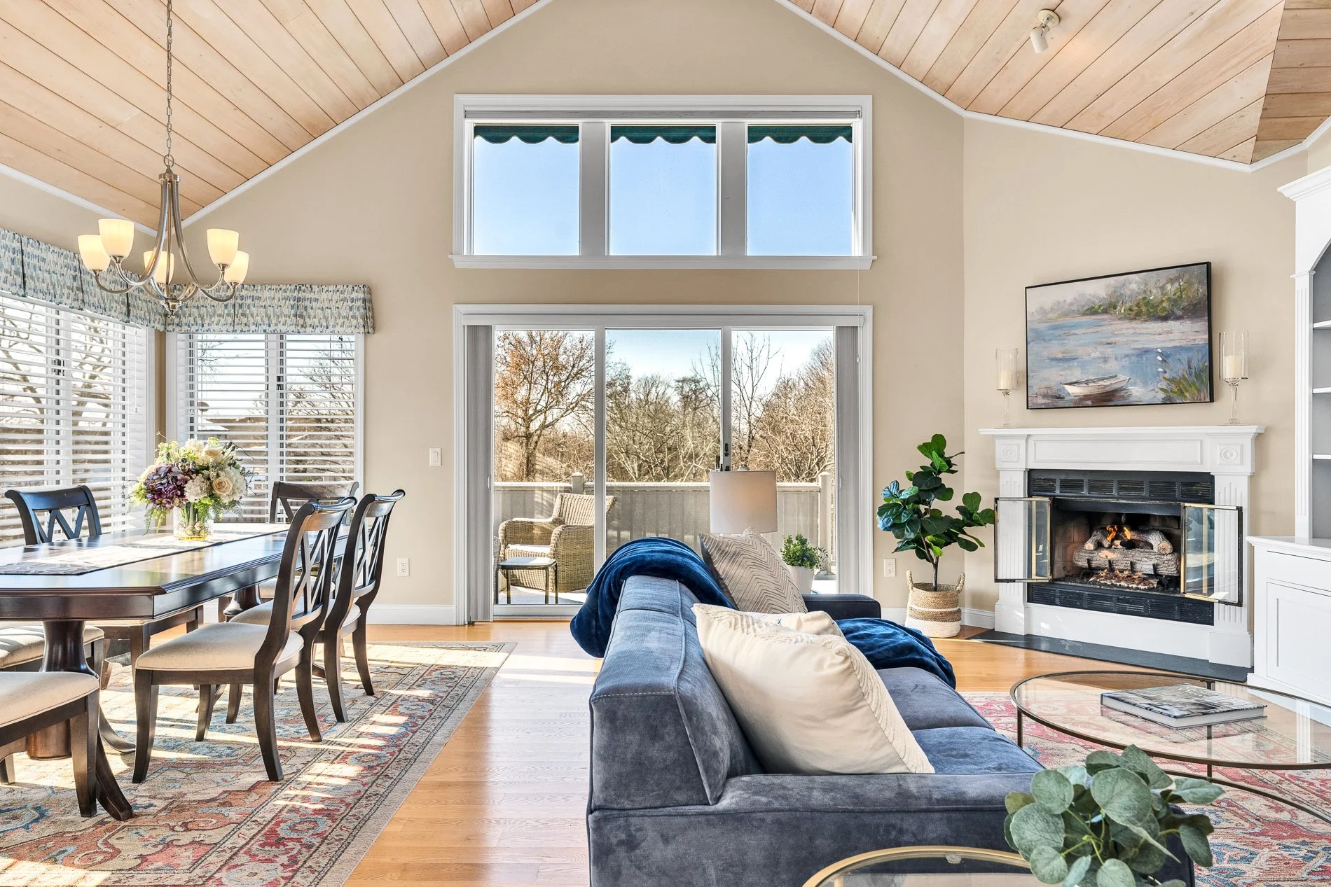 304 Windridge - MLS Res 02.jpg