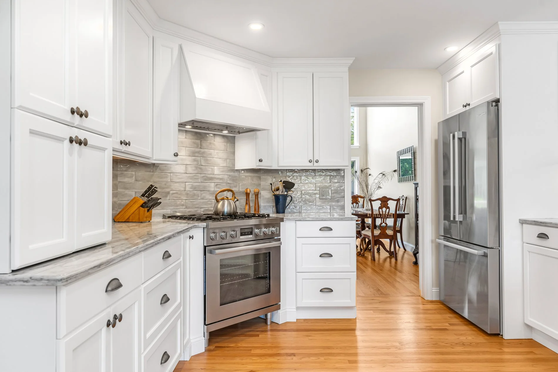 454 Paddock - MLS Res 37 kitchen stove.jpg