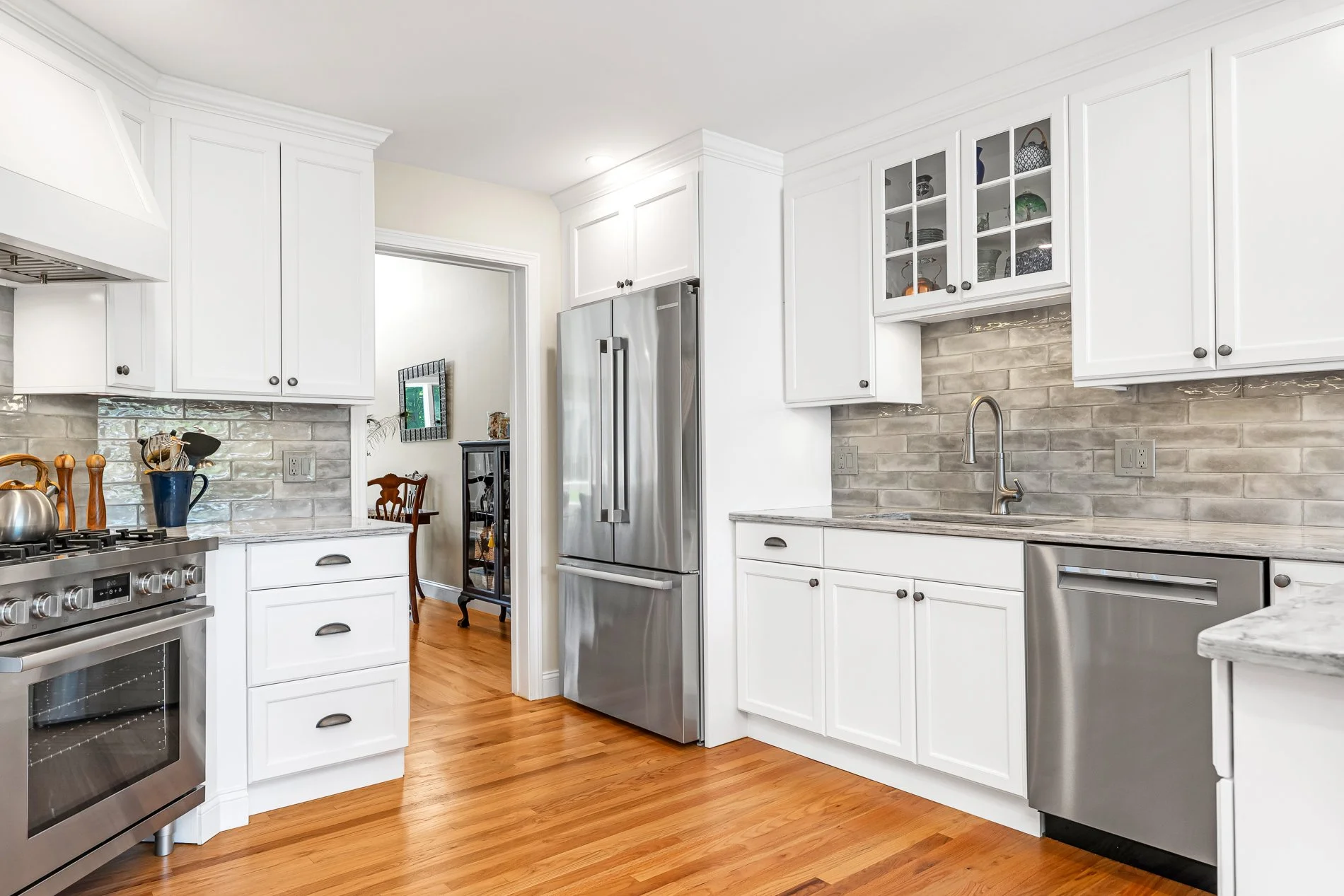 454 Paddock - MLS Res 36 kitchen close up.jpg