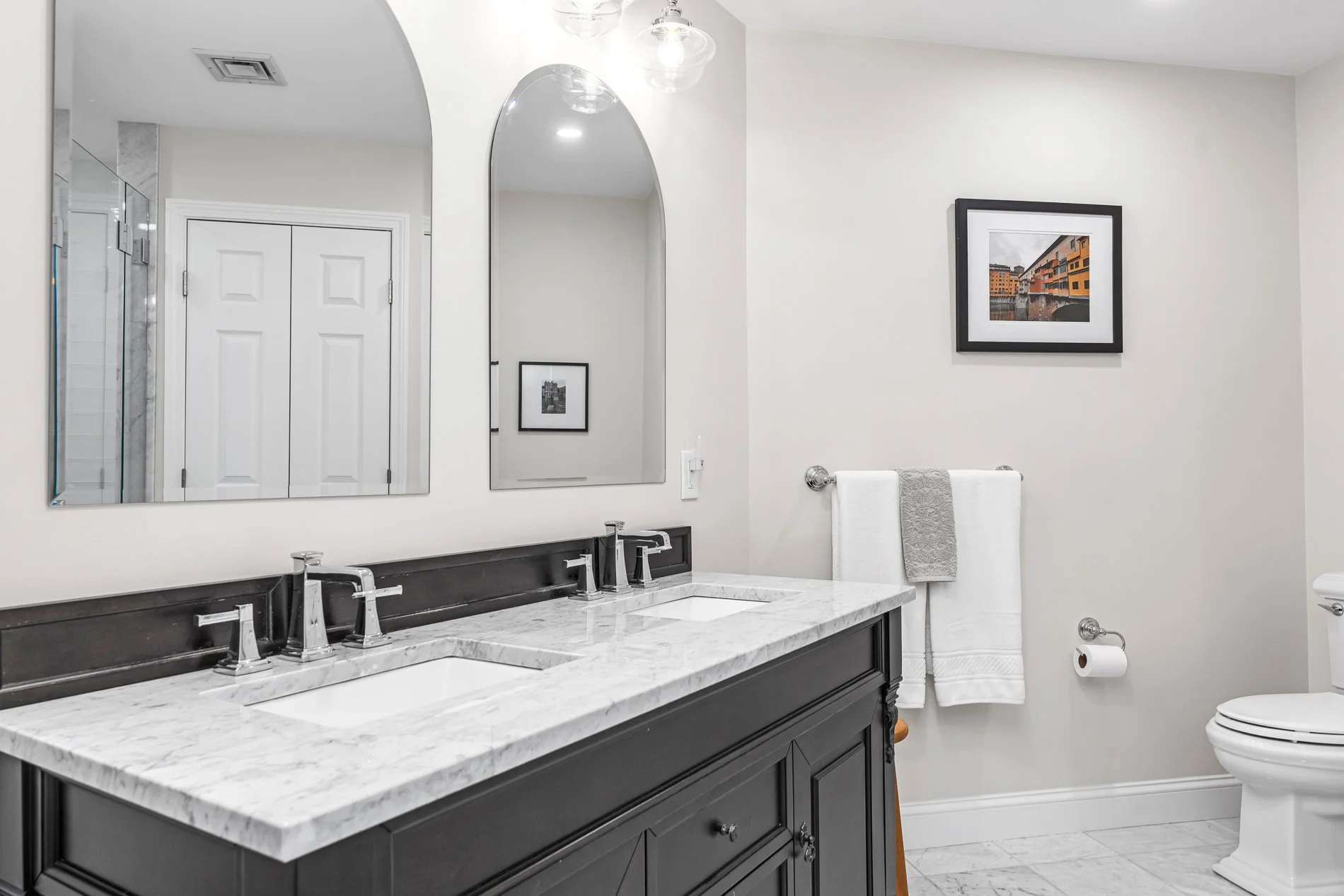 454 Paddock - MLS Res 32 Primary bath 1.jpg