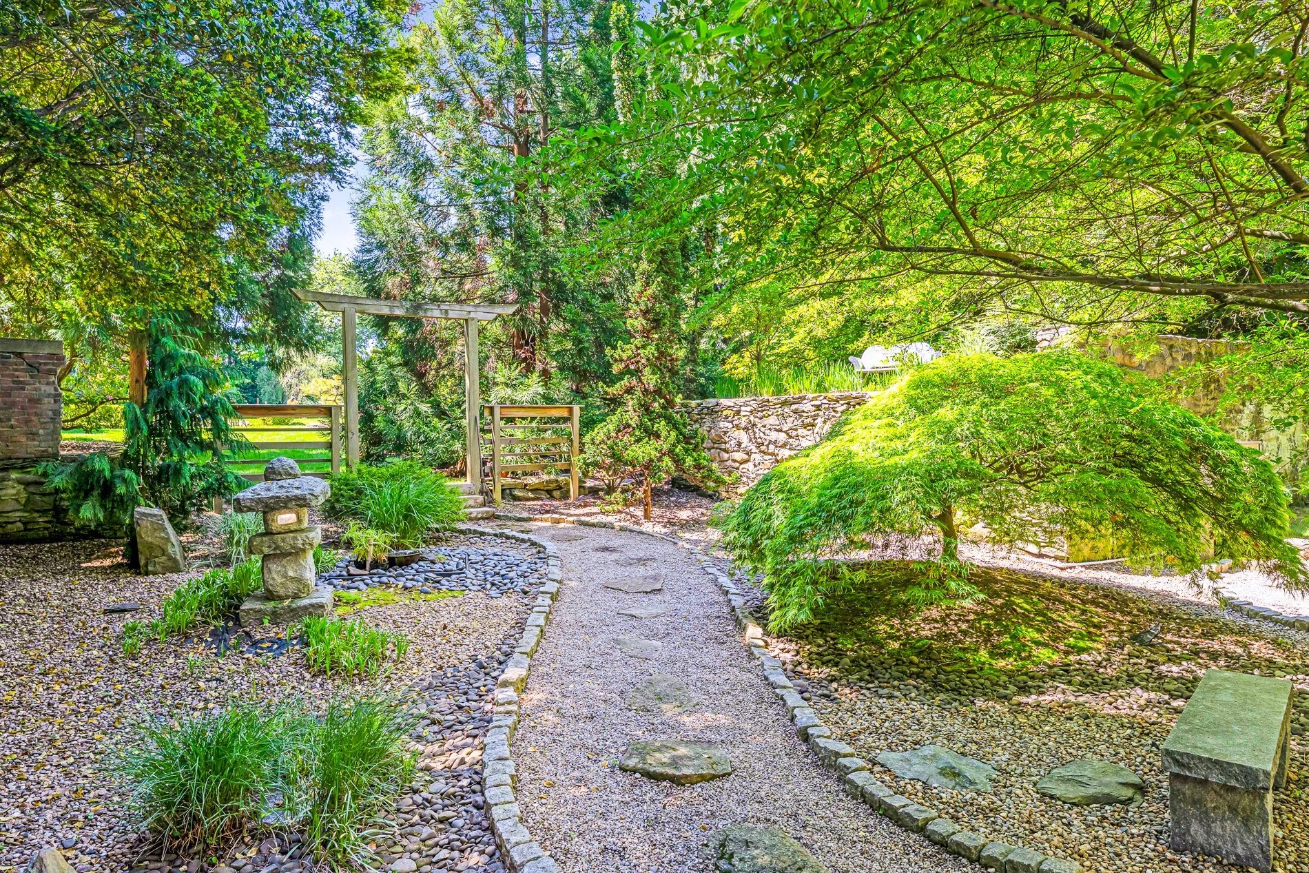 454 Paddock - MLS Res 17 Japanese Garden.jpg