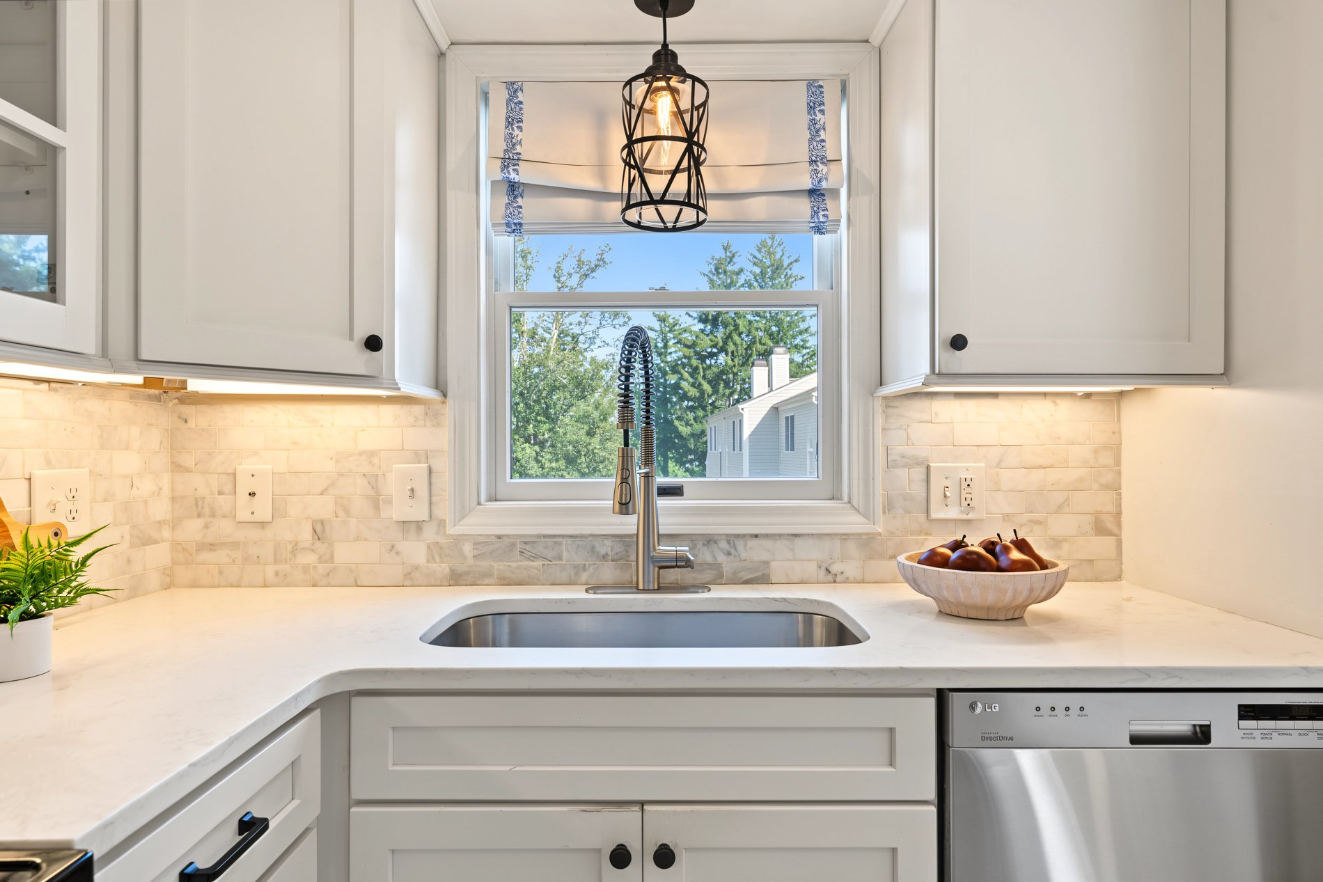 505 Clarks Row - Kitchen sink tight MLS Res 19.jpg