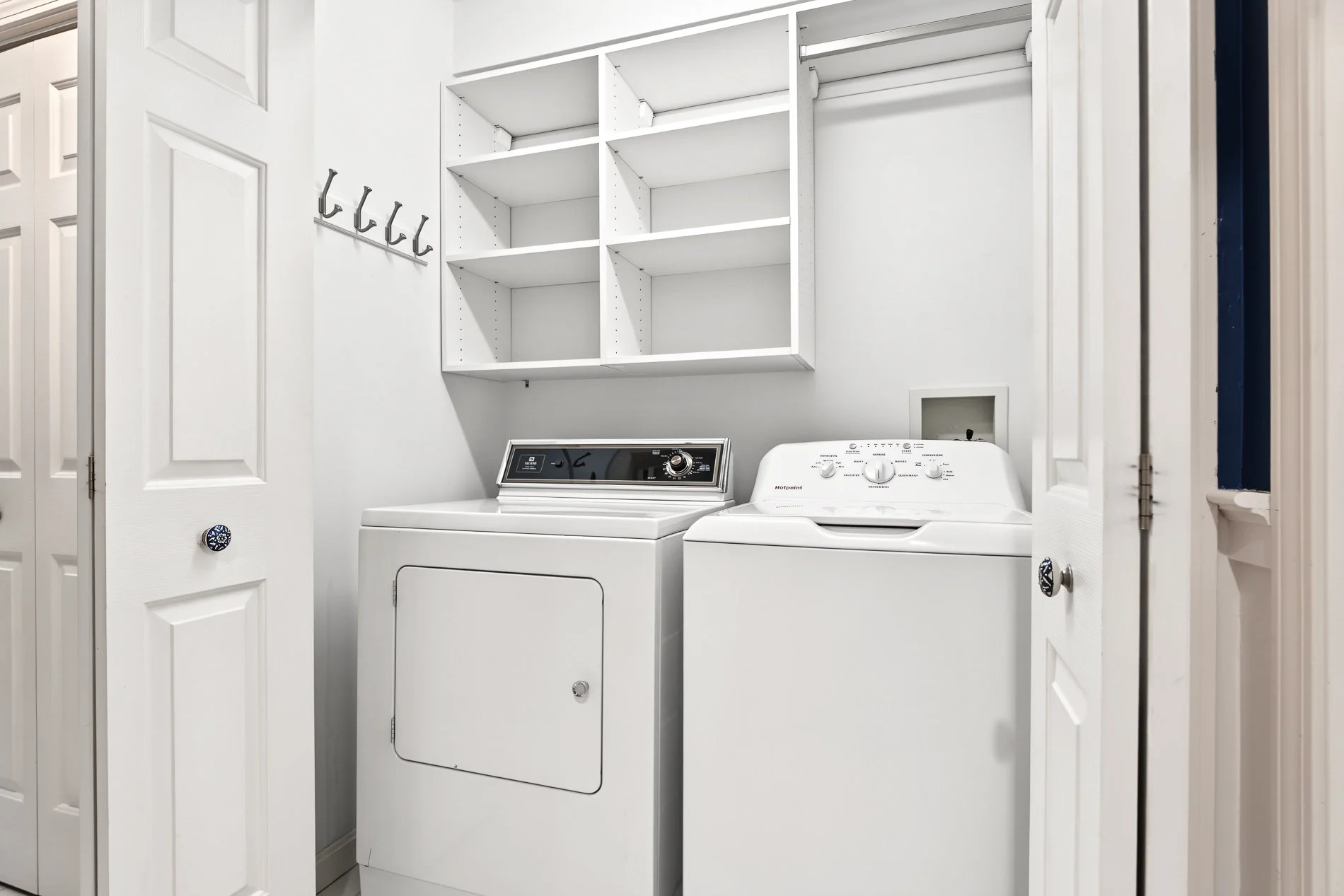 505 Clarks Row - Washer Dryer MLS Res 01.jpg