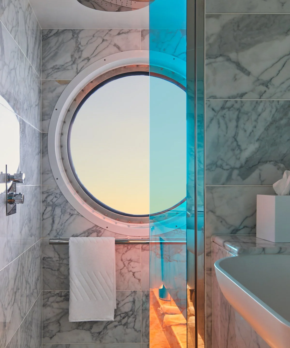IMG-STE-cheeky-corner-suite-architectural-interior-bathroom-v1-01-S38-011-1200x1440.jpg