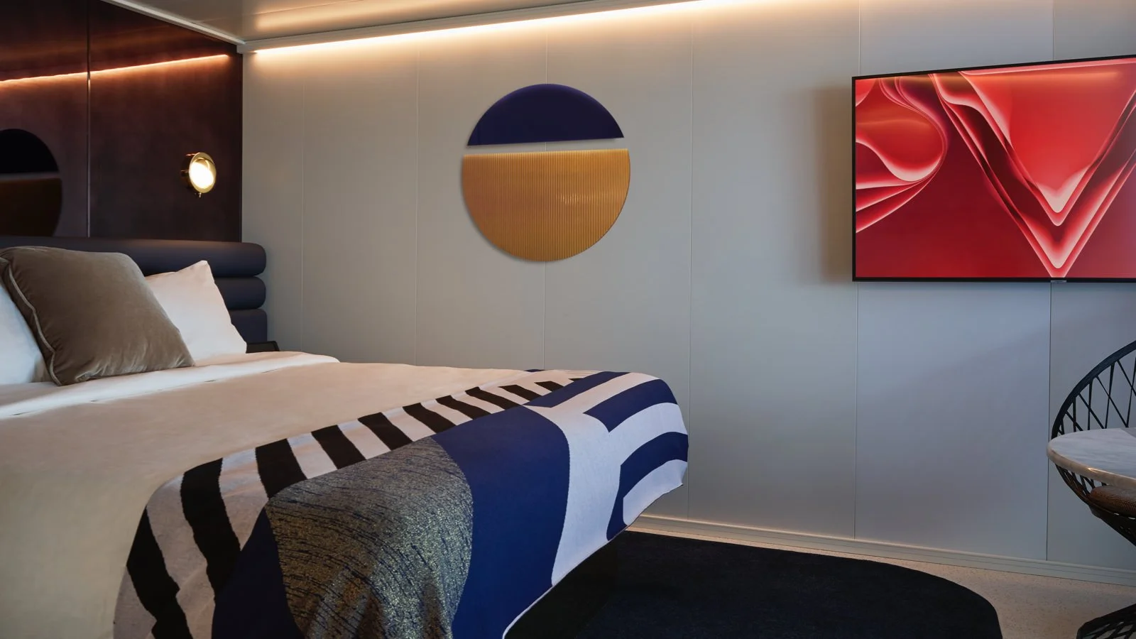 IMG-STE-suite-aft-suite-architectural-interior-bedroom-v1-01-S38_046-1600x900.jpg