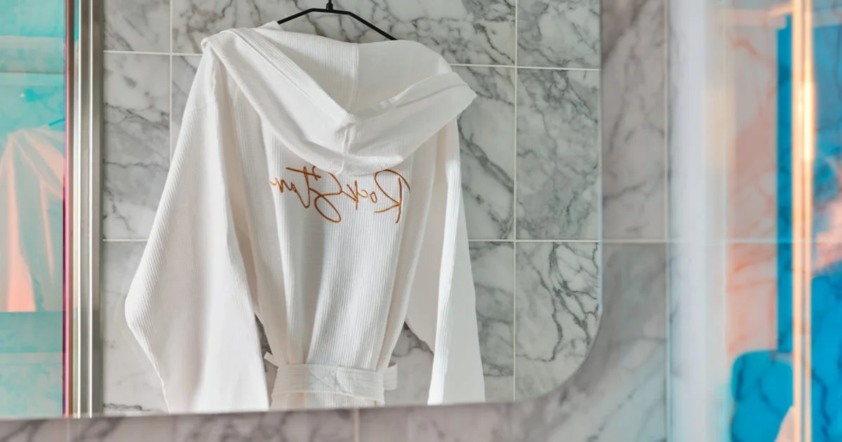 IMG-STE-suite-aft-suite-architectural-interior-bathroom-detail-rockstar-robe-v1-02-S38_026-1200x630.jpg