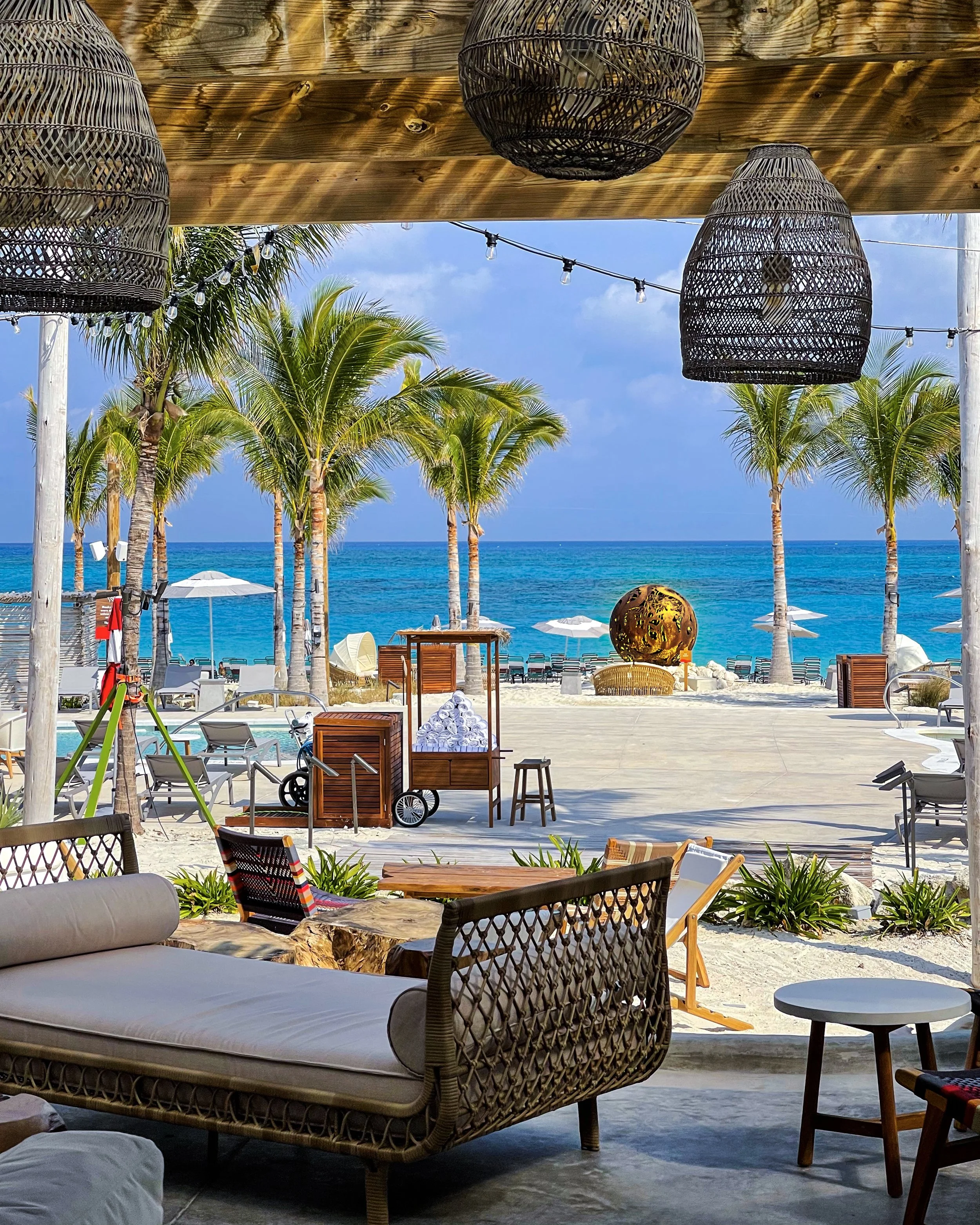 IMG-DEST-Bimini-BeachClub-Entrance-Day.jpg